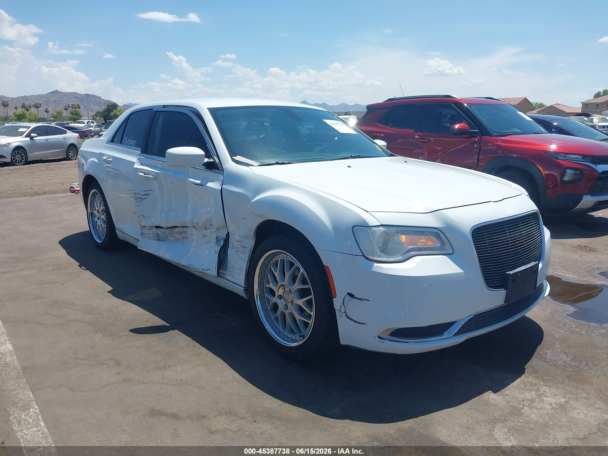 2015 Chrysler 300 Limited White vin: 2C3CCAAG7FH876207