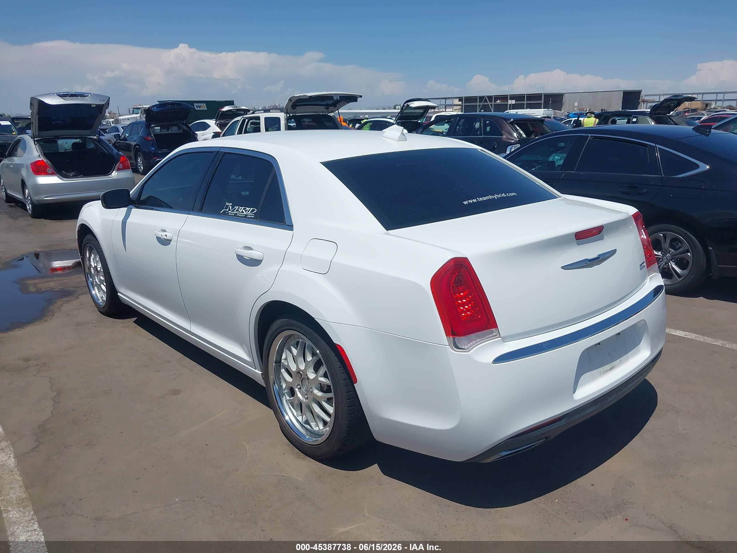 2015 Chrysler 300 Limited White vin: 2C3CCAAG7FH876207