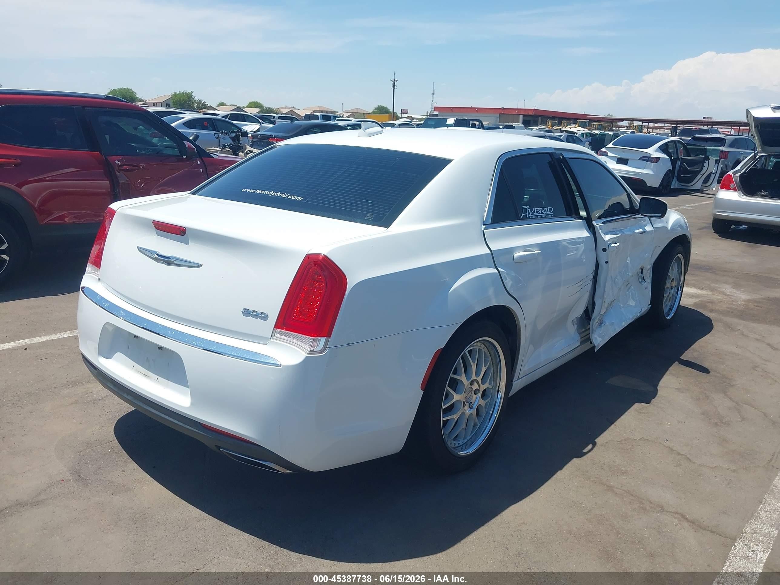 2015 Chrysler 300 Limited White vin: 2C3CCAAG7FH876207