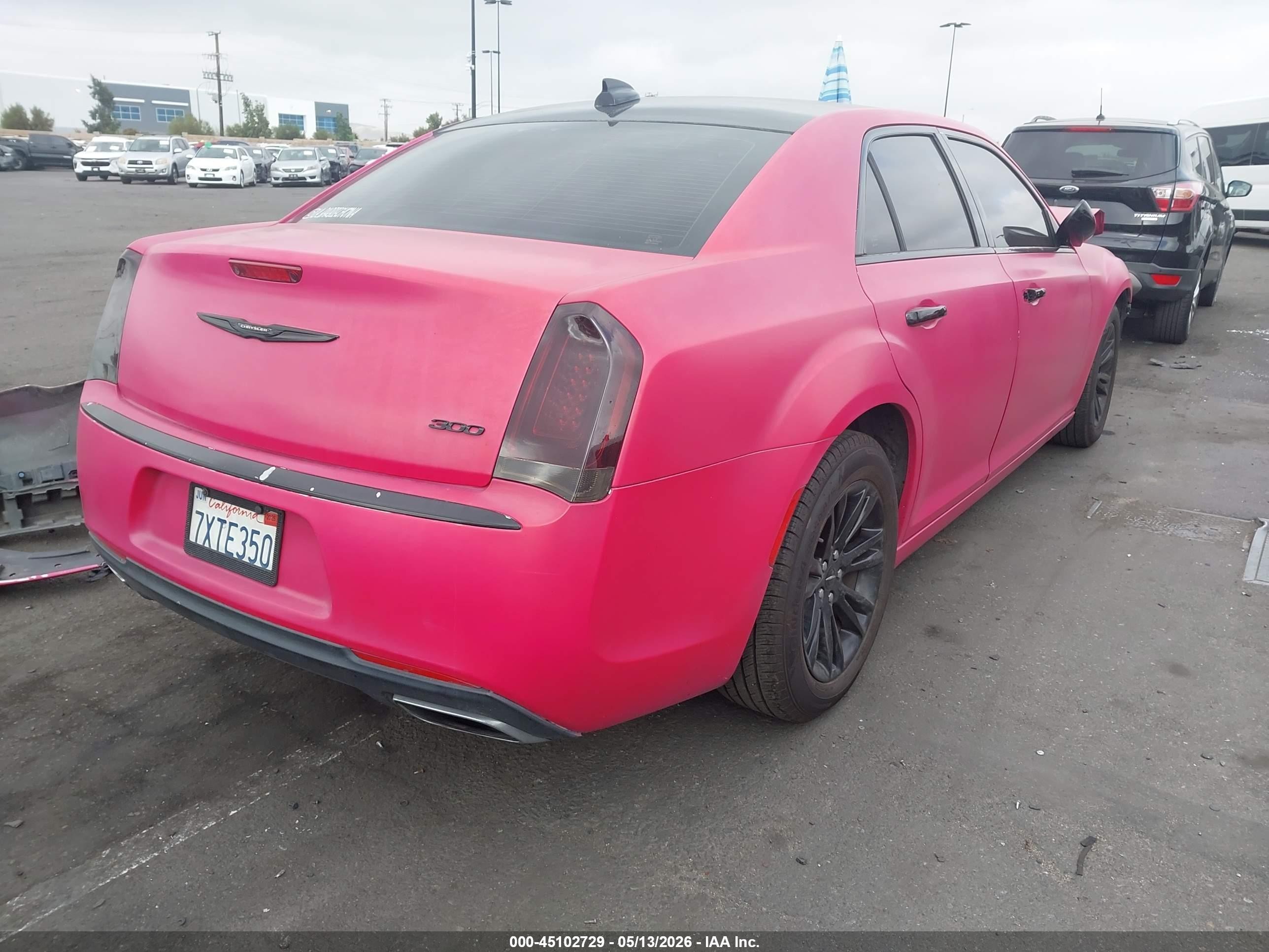 2017 Chrysler 300 Limited Red vin: 2C3CCAAG7HH521654
