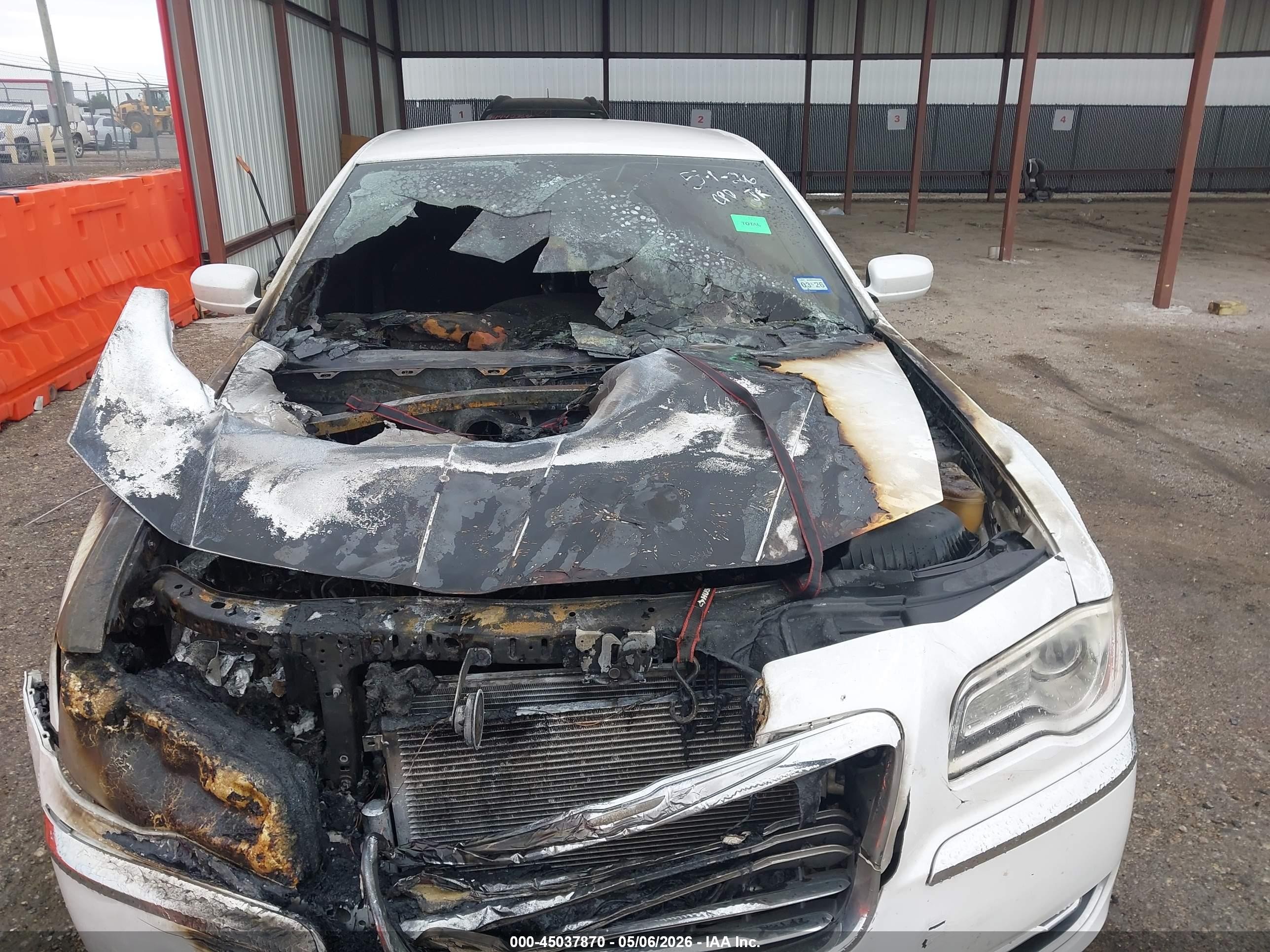 2012 Chrysler 300   White vin: 2C3CCAAG8CH104925