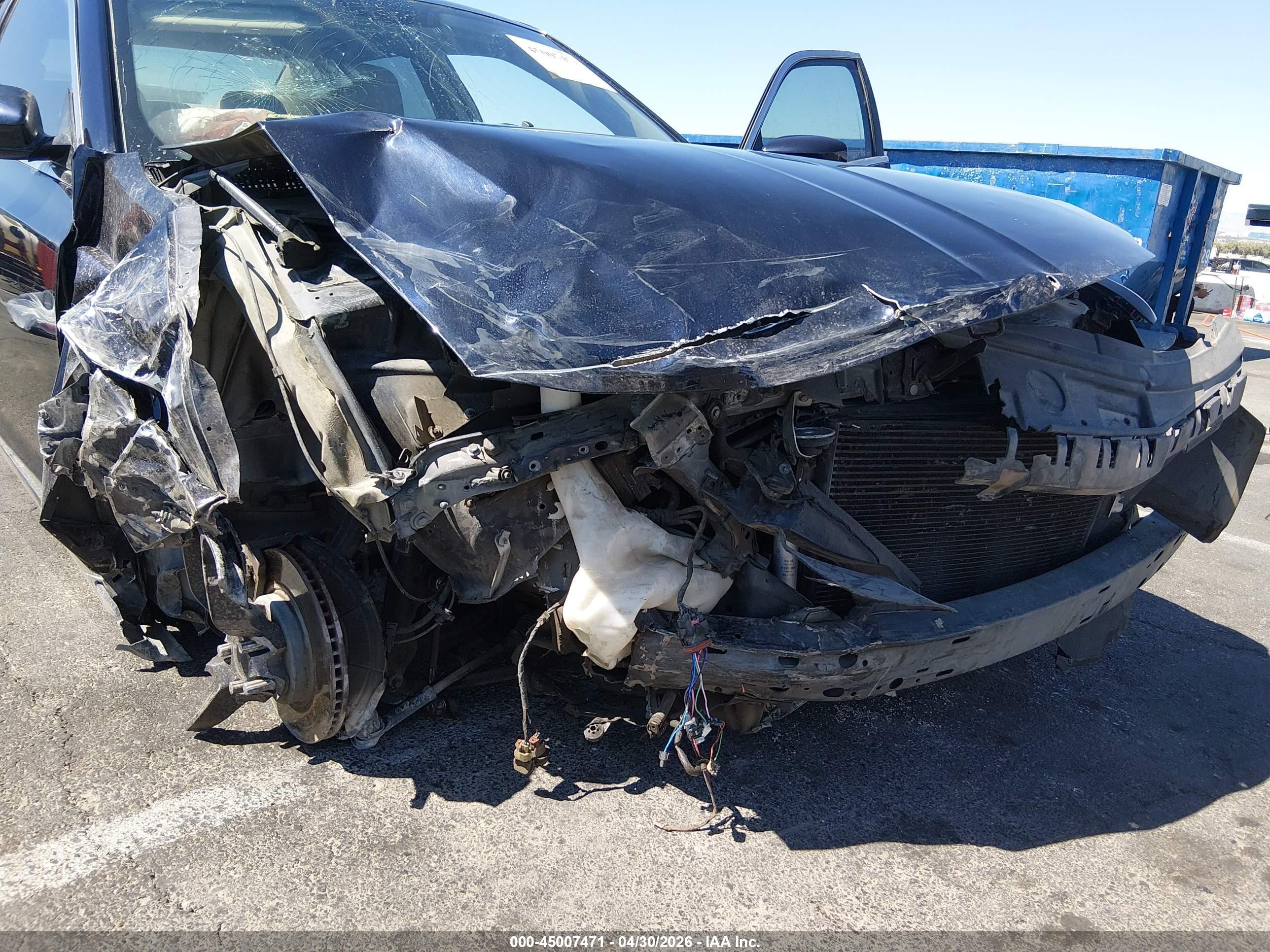 2012 Chrysler 300   Blue vin: 2C3CCAAG8CH202689