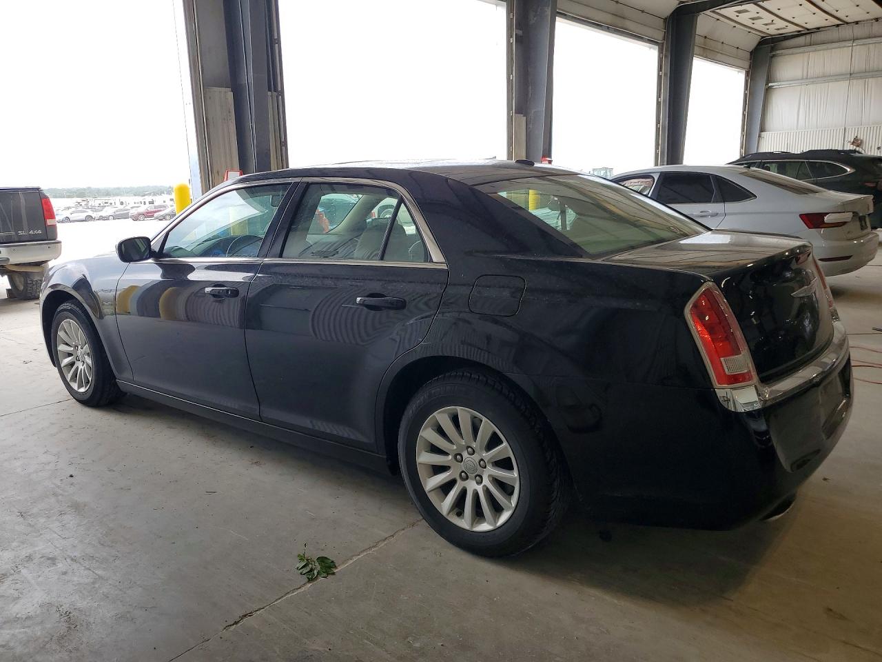 2013 Chrysler 300 Black vin: 2C3CCAAG8DH513685