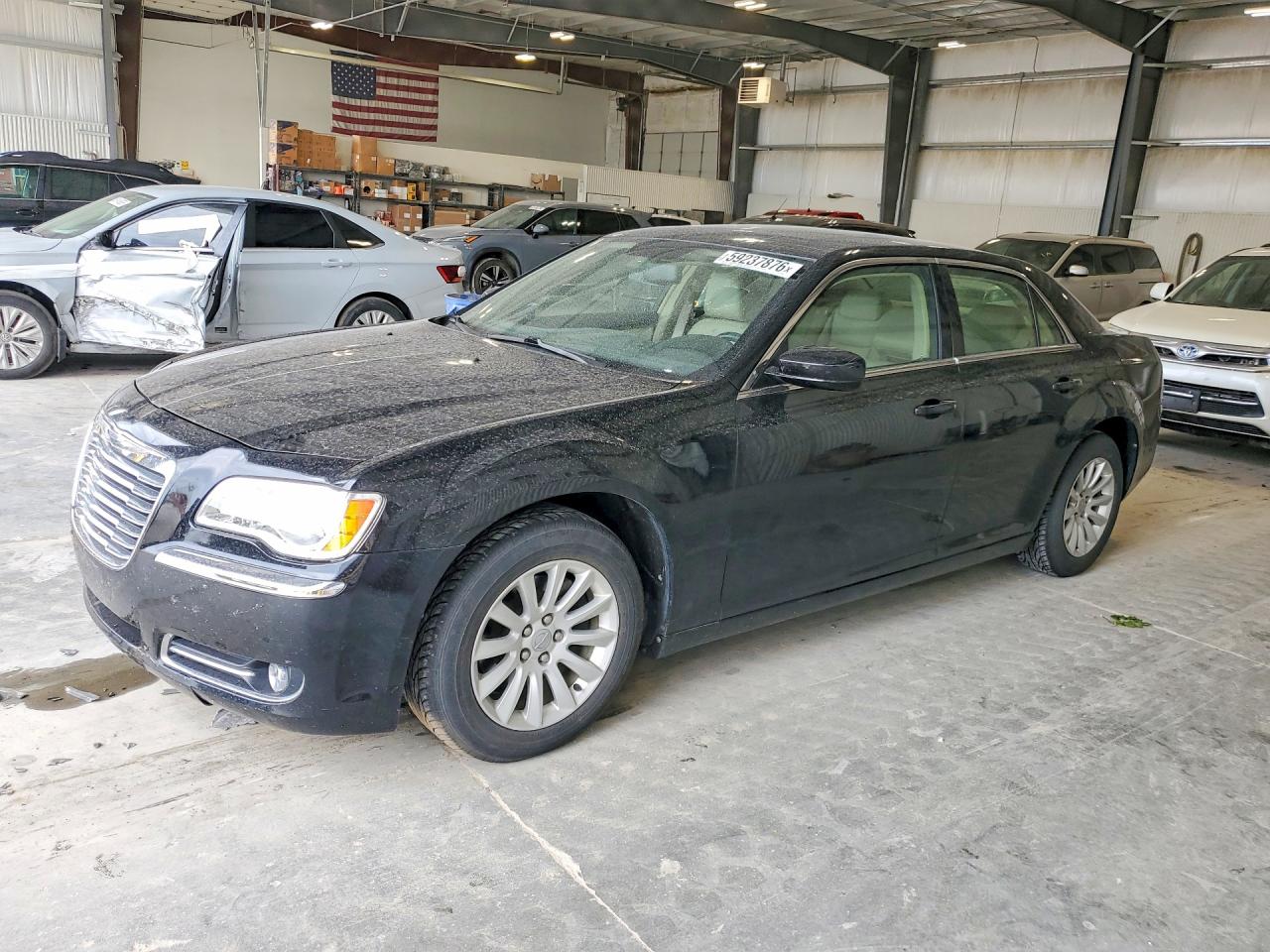 2013 Chrysler 300 Black vin: 2C3CCAAG8DH513685