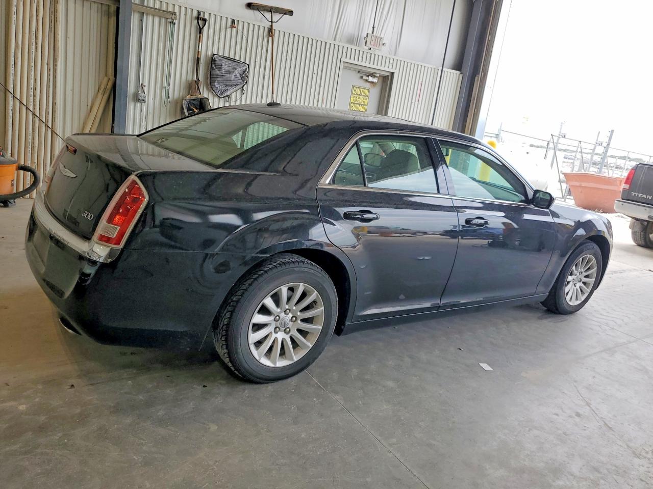 2013 Chrysler 300 Black vin: 2C3CCAAG8DH513685