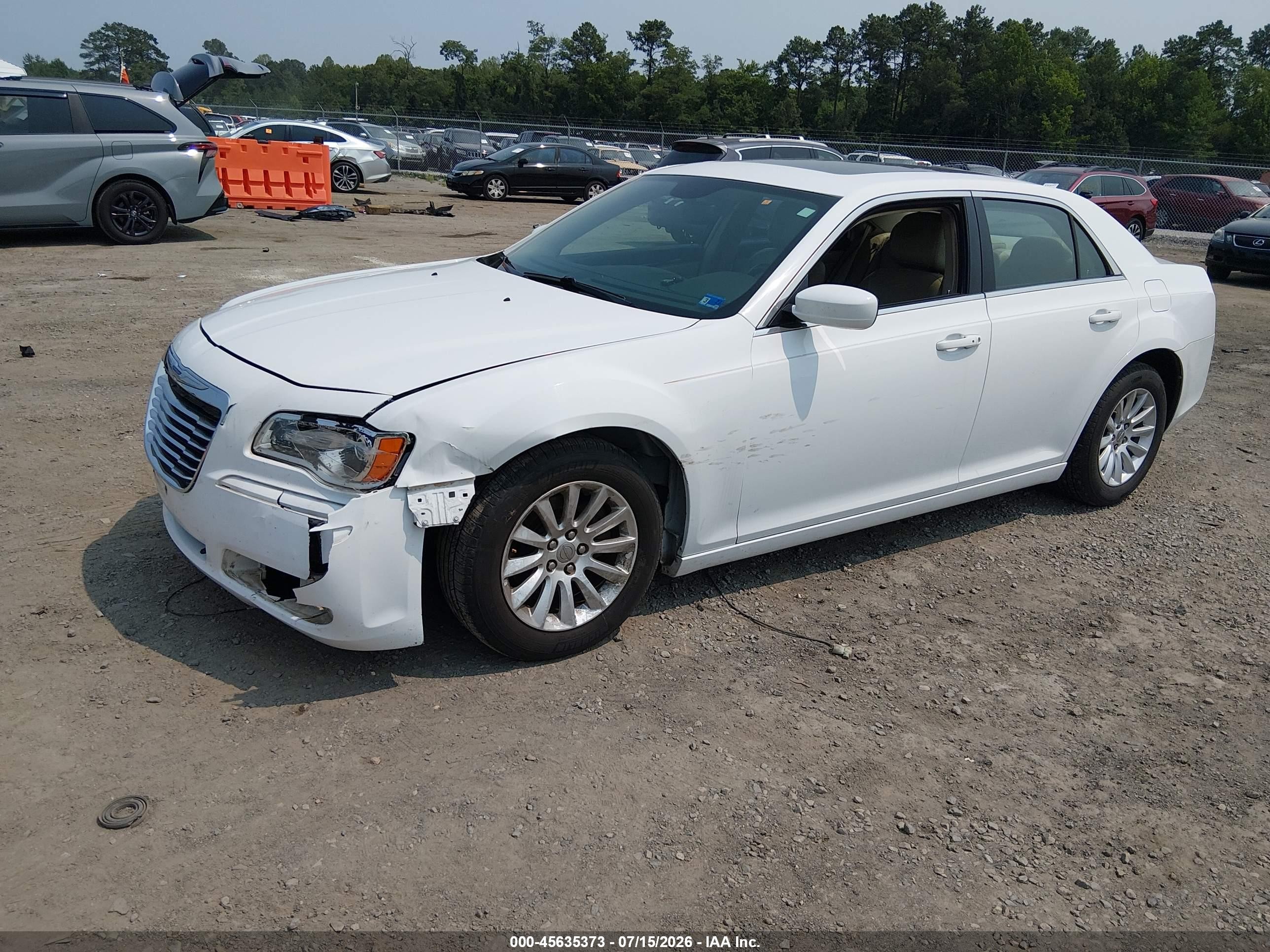 2013 Chrysler 300 Motown White vin: 2C3CCAAG8DH529031
