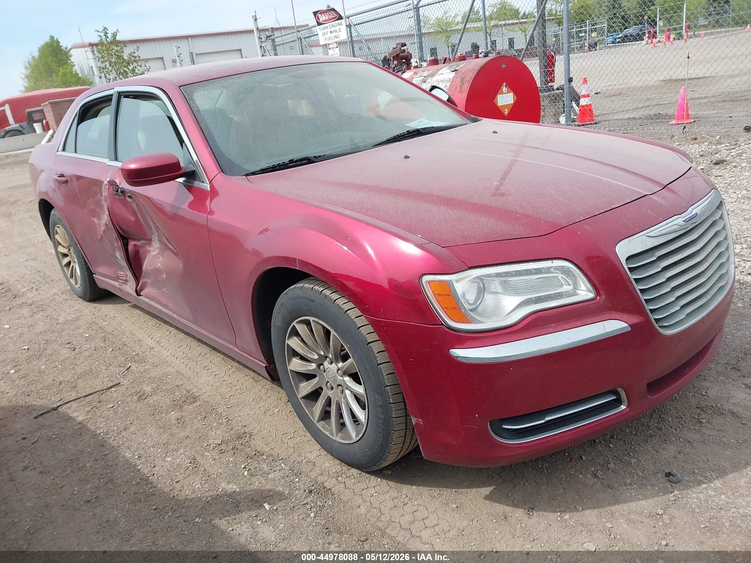 2013 Chrysler 300 Motown Maroon vin: 2C3CCAAG8DH739144