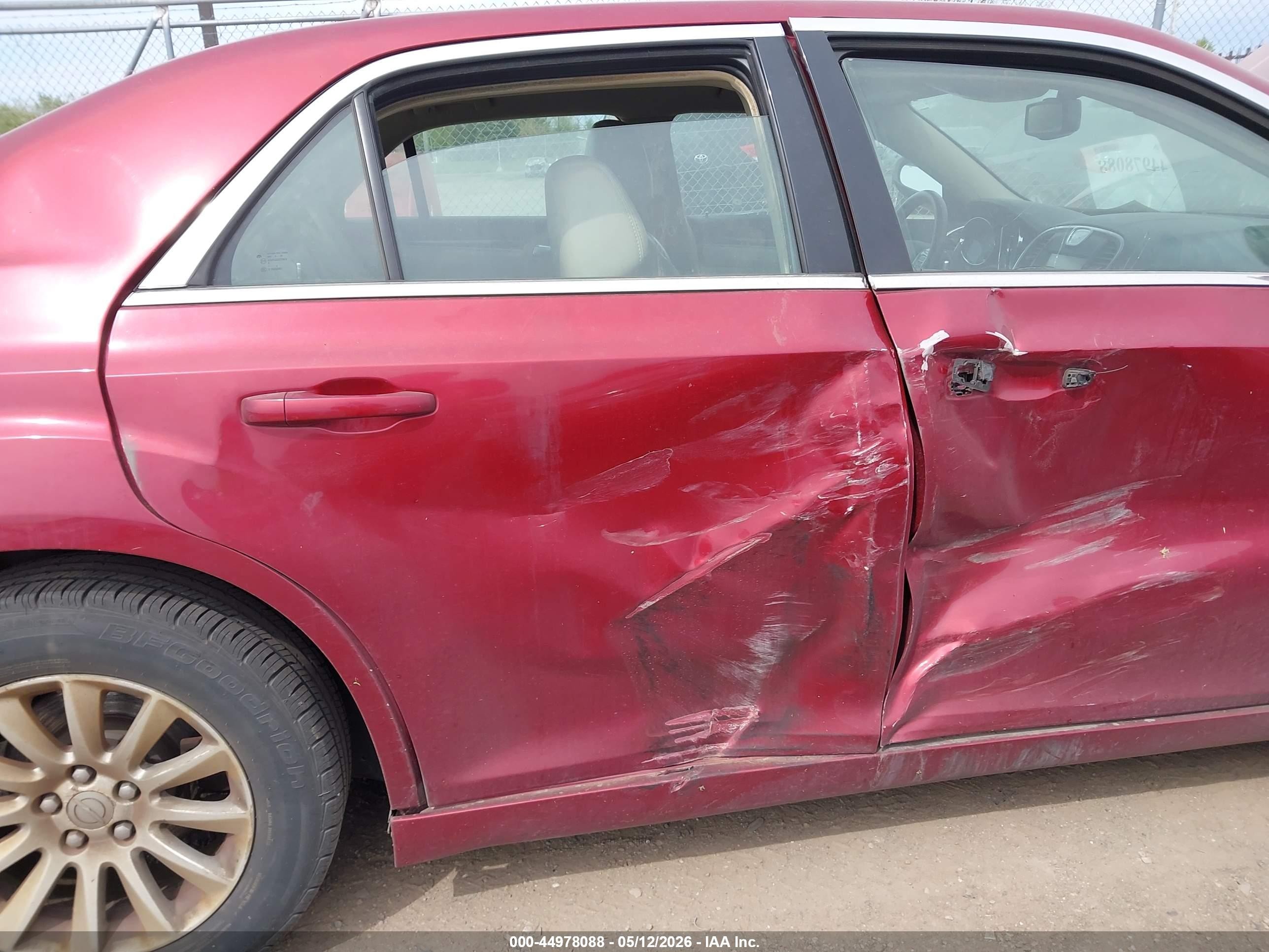 2013 Chrysler 300 Motown Maroon vin: 2C3CCAAG8DH739144