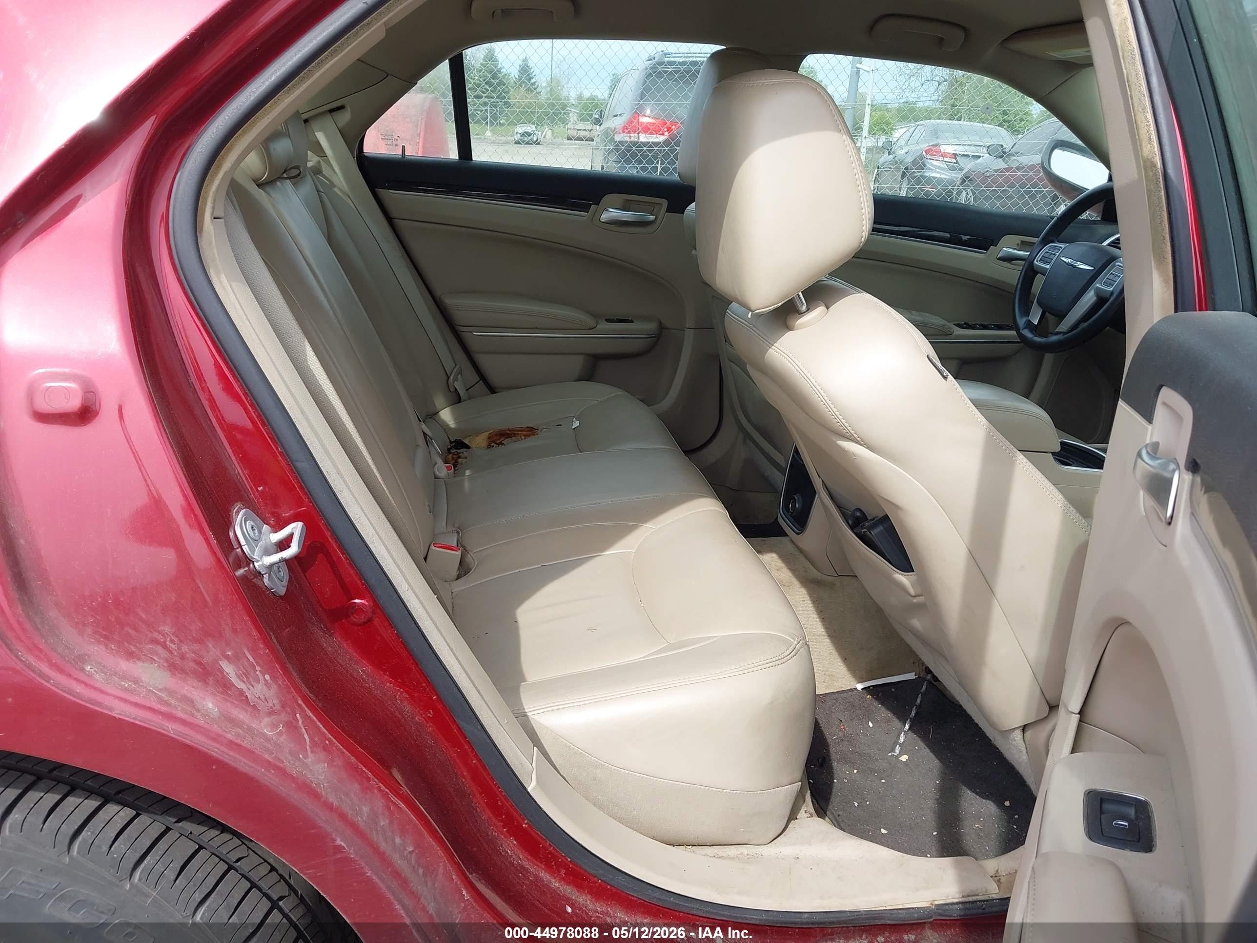 2013 Chrysler 300 Motown Maroon vin: 2C3CCAAG8DH739144