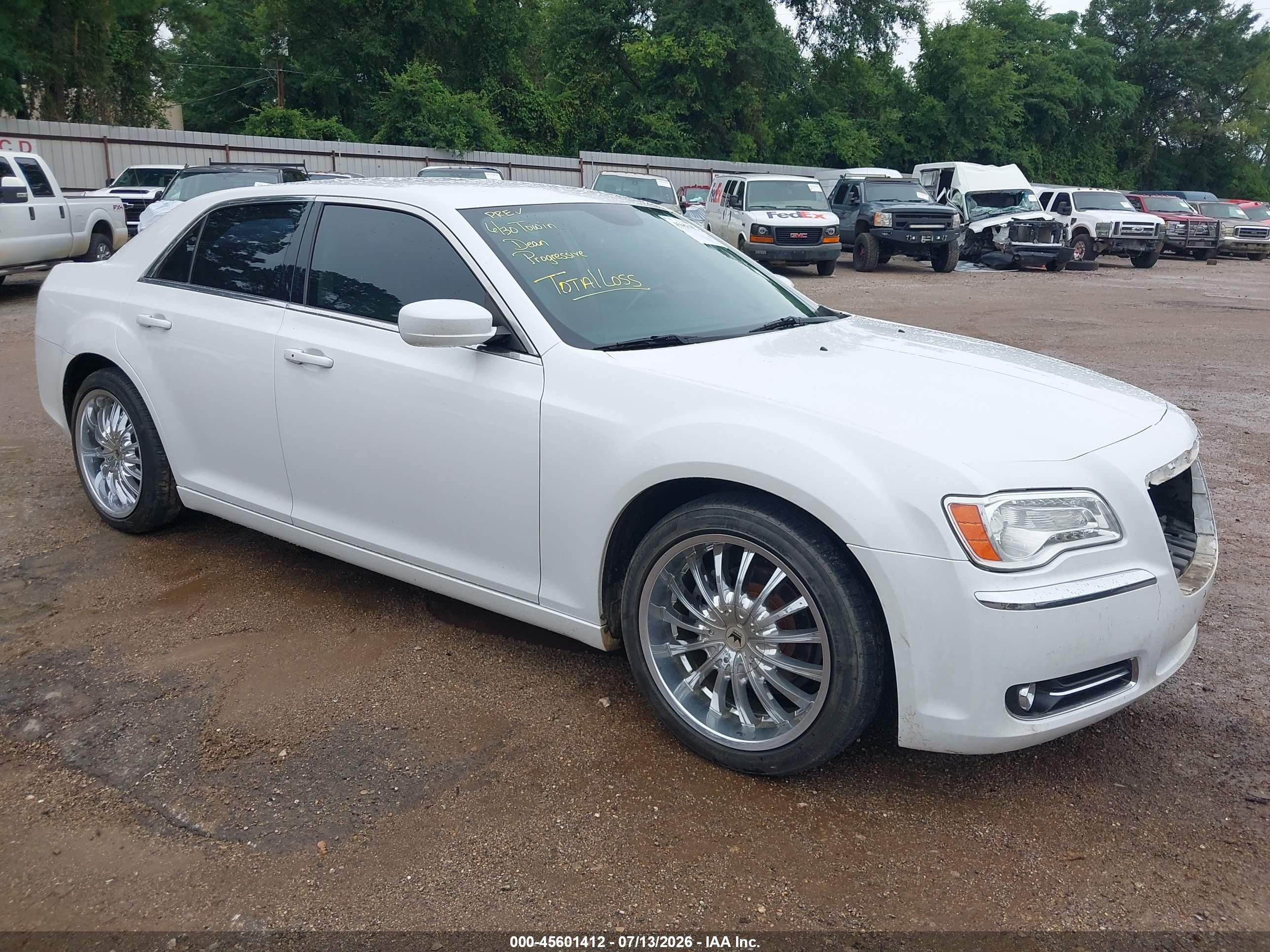 2014 Chrysler 300   White vin: 2C3CCAAG8EH160074