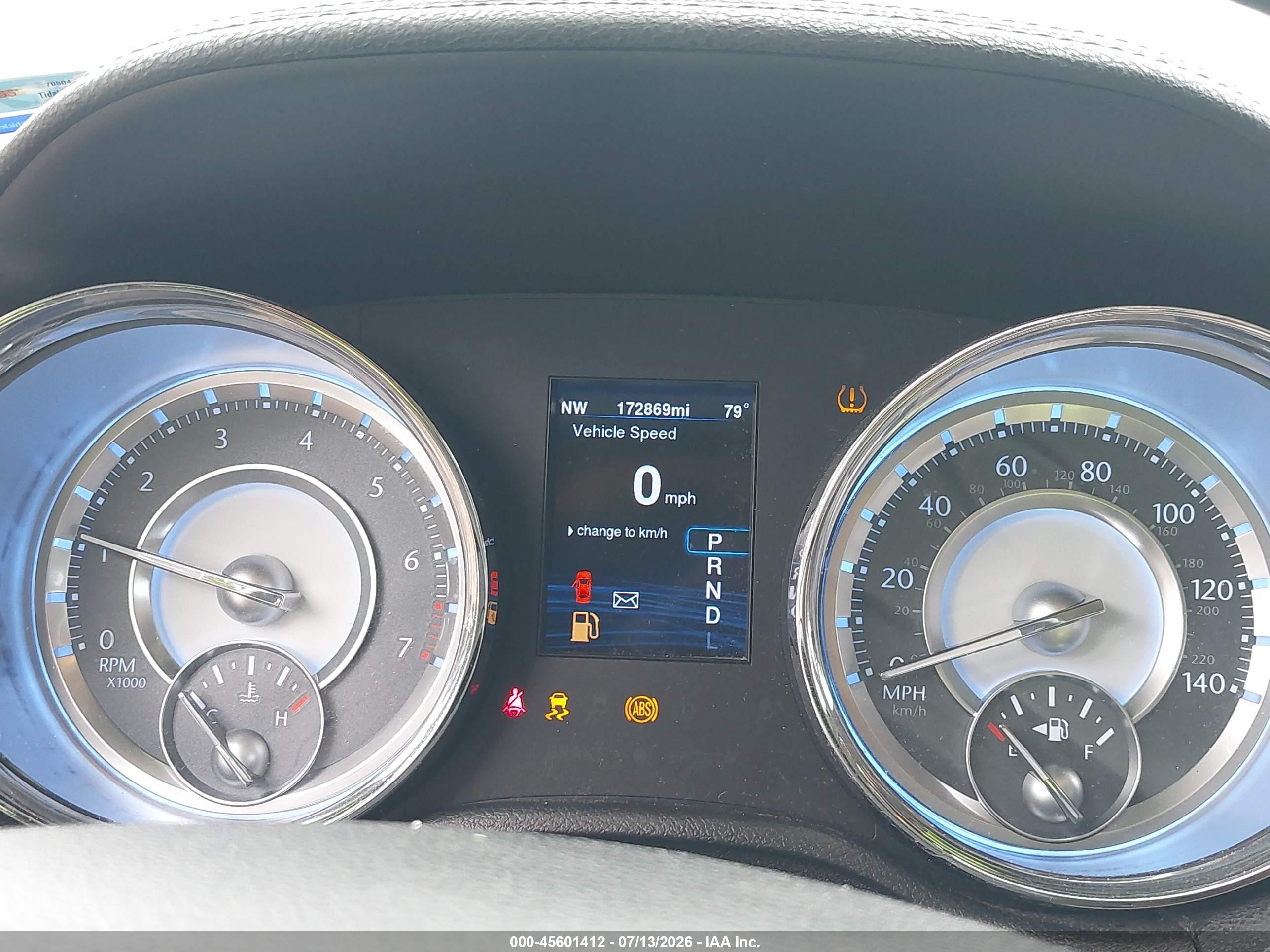 2014 Chrysler 300   White vin: 2C3CCAAG8EH160074