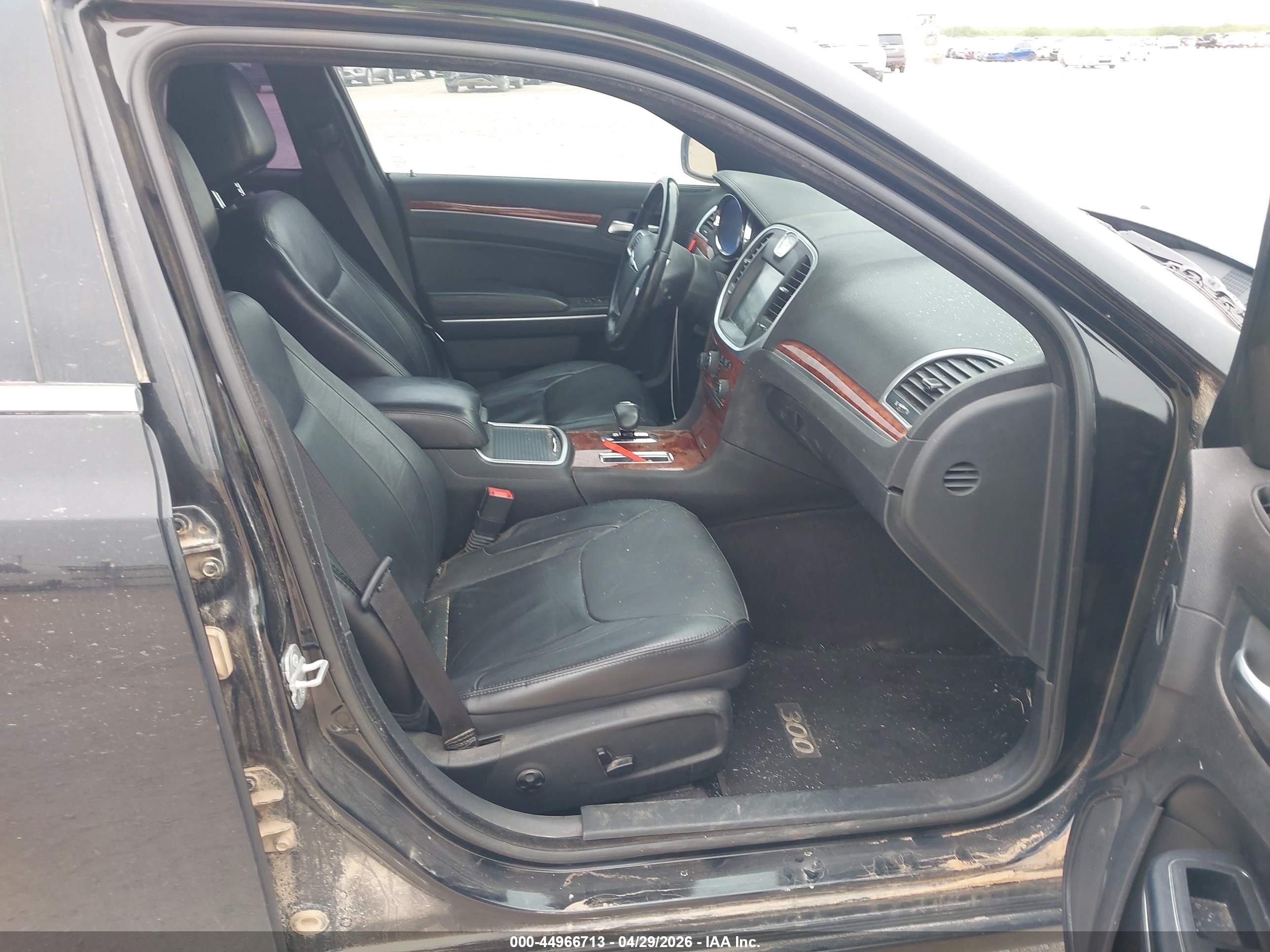 2014 Chrysler 300   Black vin: 2C3CCAAG8EH186240