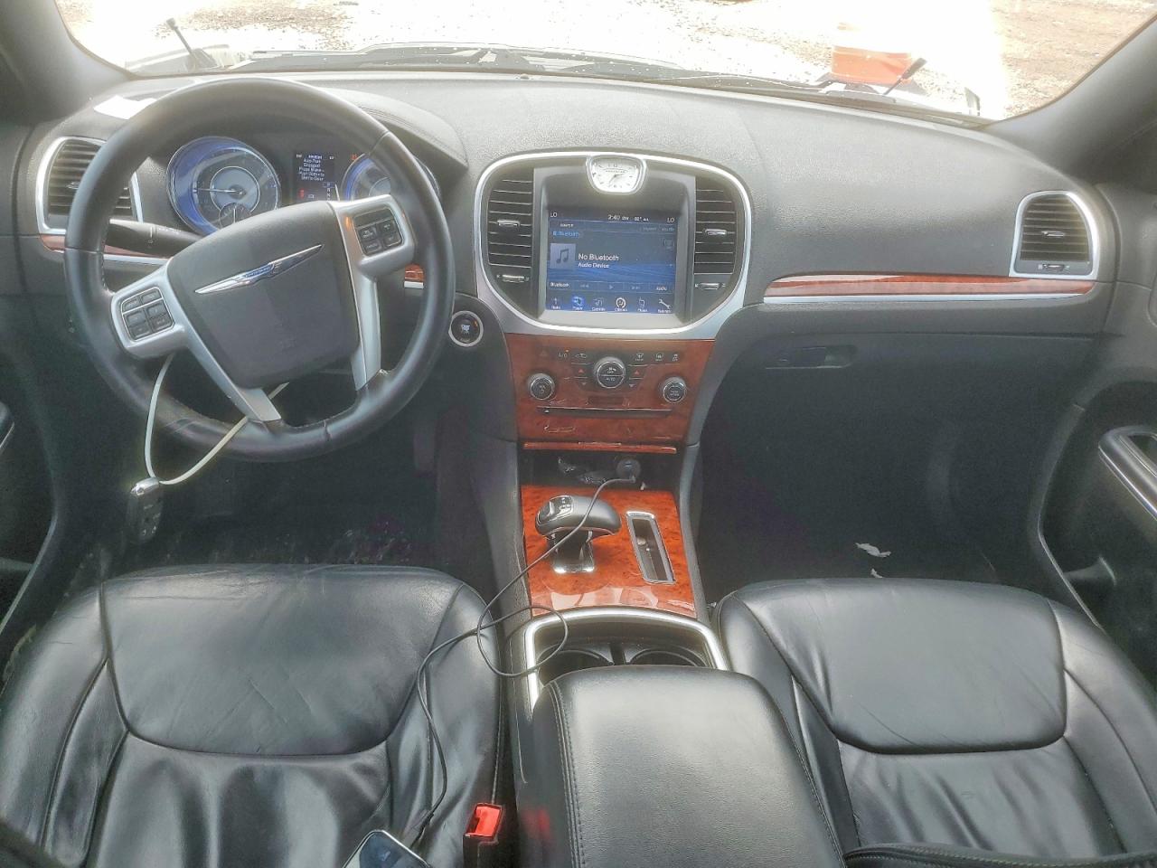 2014 Chrysler 300 White vin: 2C3CCAAG8EH190062