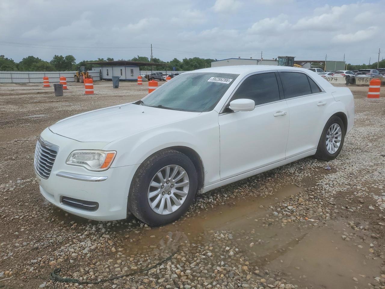 2014 Chrysler 300 White vin: 2C3CCAAG8EH190062