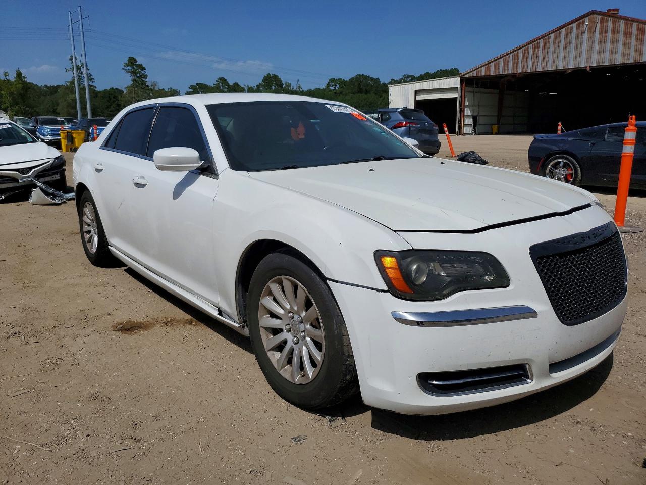 2014 Chrysler 300 White vin: 2C3CCAAG8EH244508