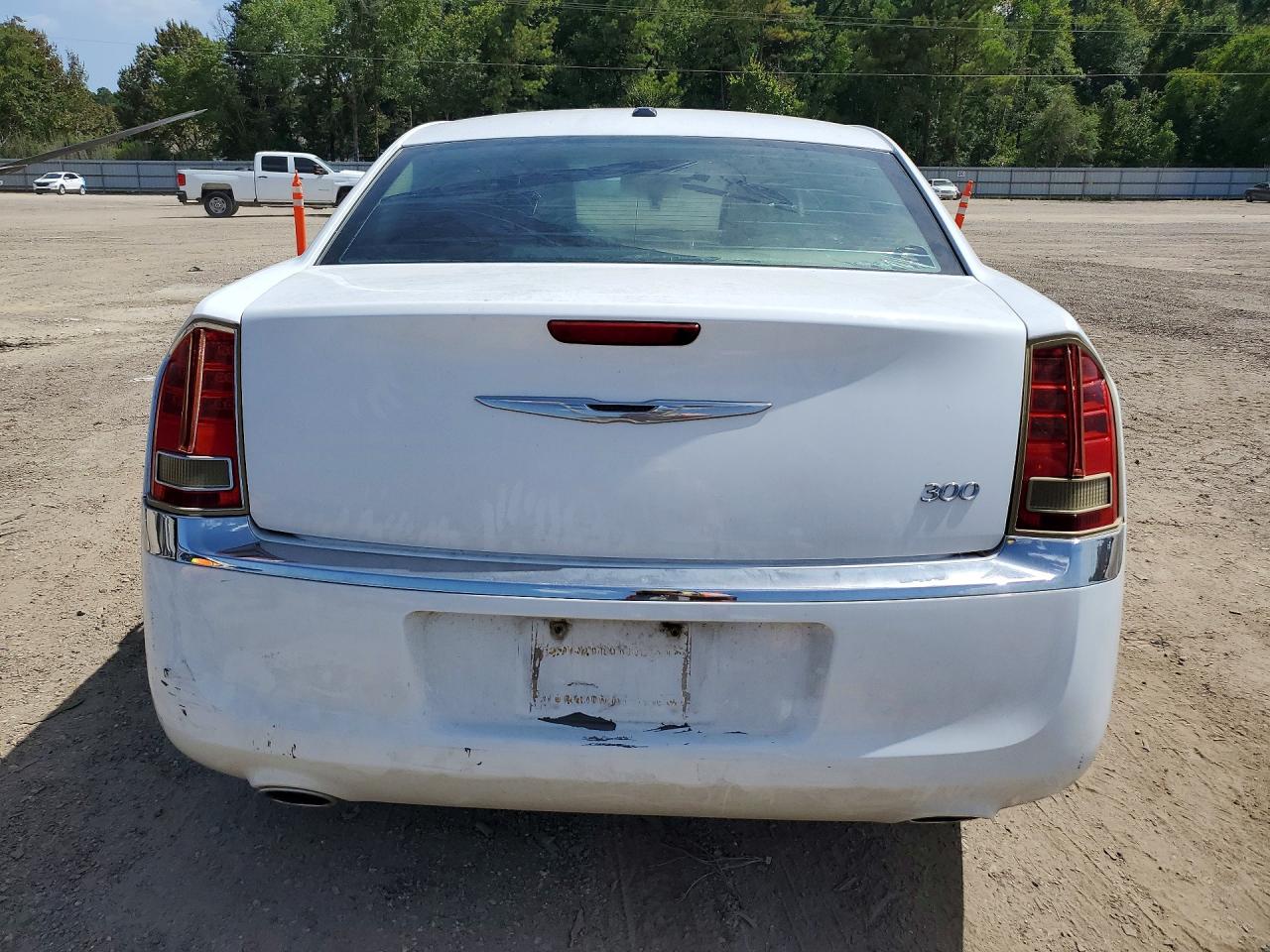 2014 Chrysler 300 White vin: 2C3CCAAG8EH244508