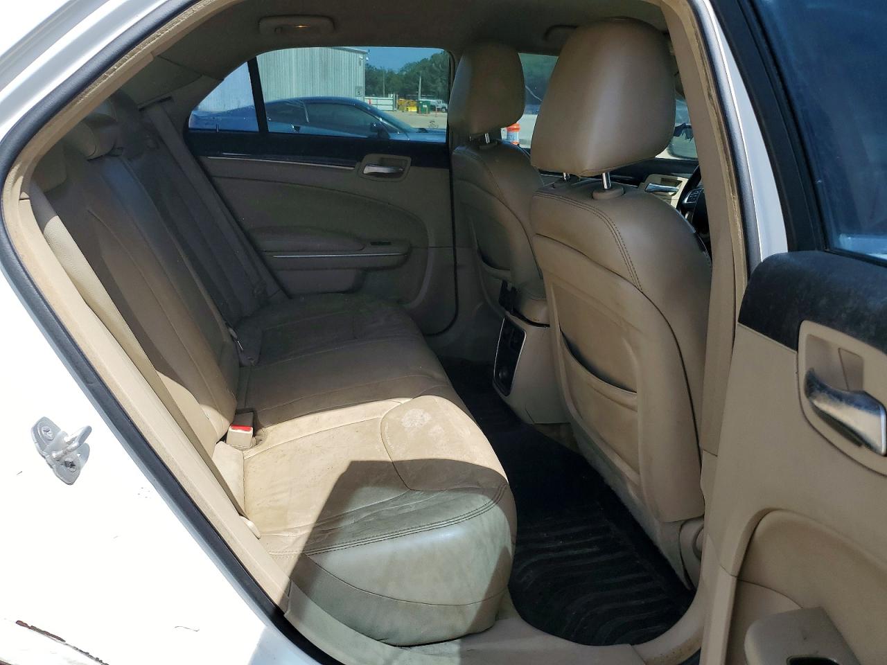 2014 Chrysler 300 White vin: 2C3CCAAG8EH244508