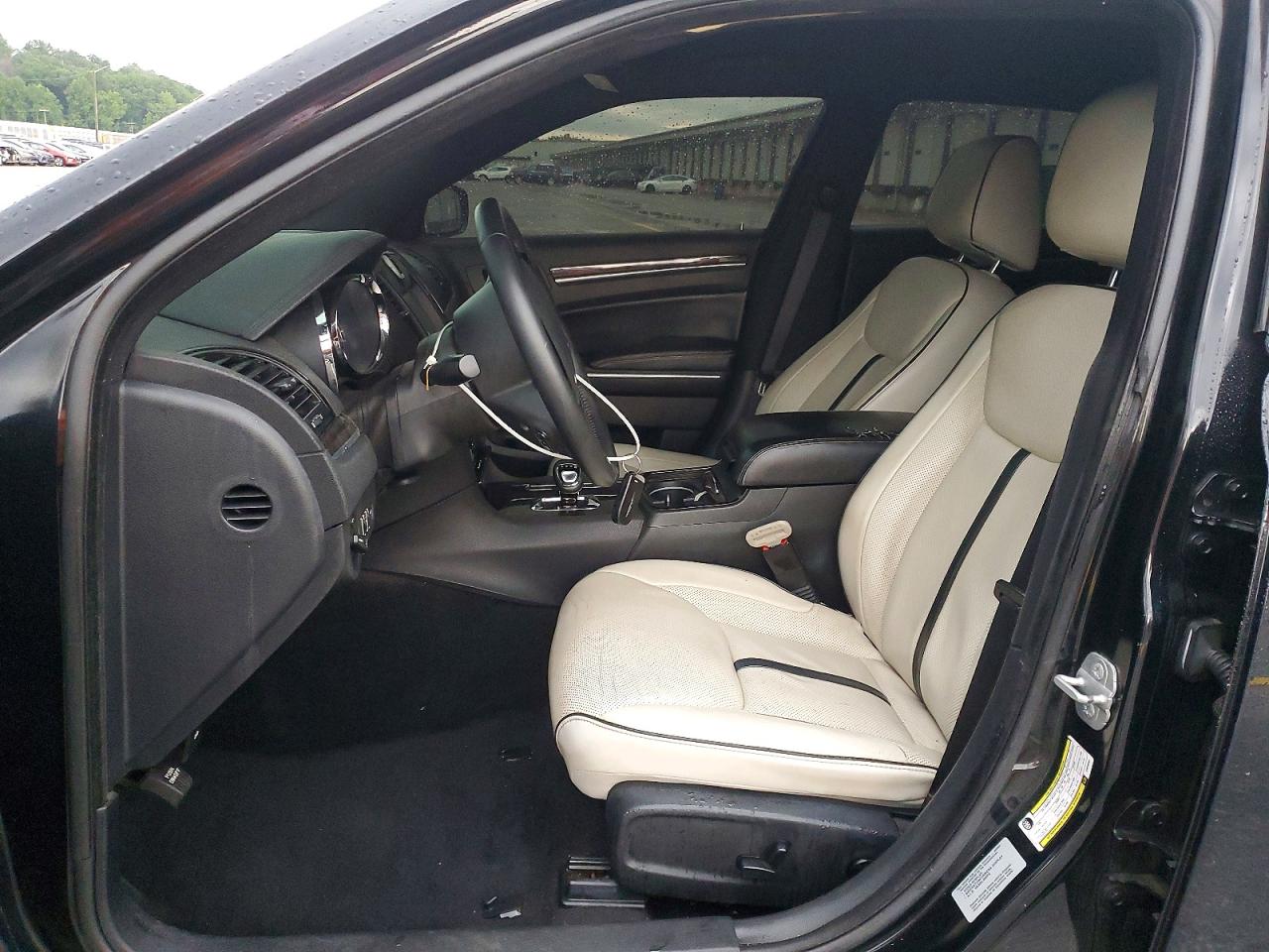 2014 Chrysler 300 Black vin: 2C3CCAAG8EH336864