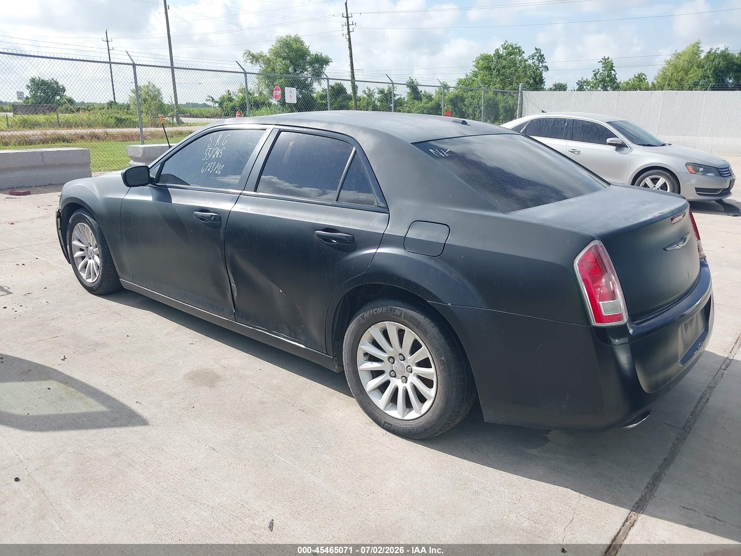 2014 Chrysler 300   Black vin: 2C3CCAAG8EH345743