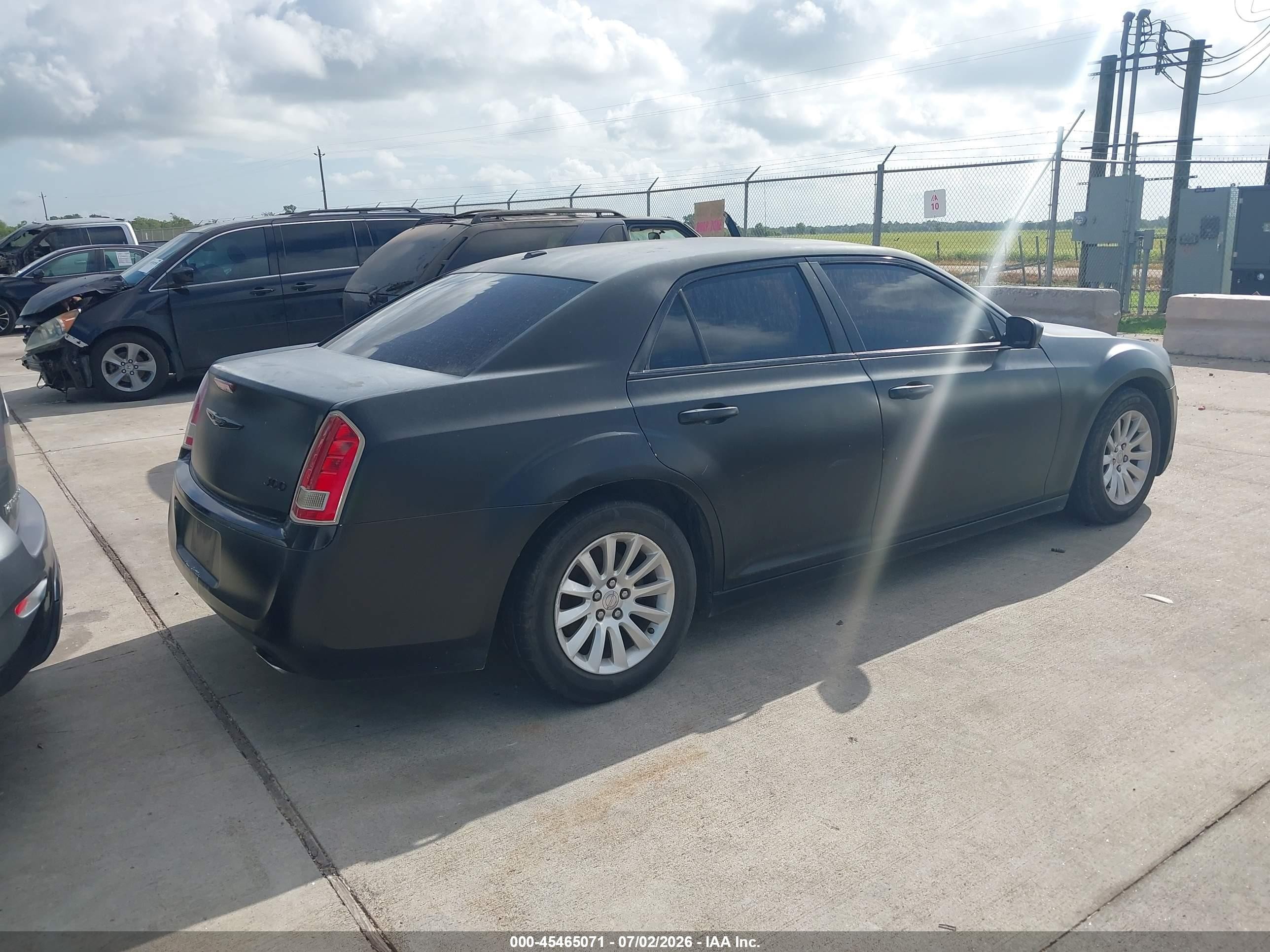 2014 Chrysler 300   Black vin: 2C3CCAAG8EH345743