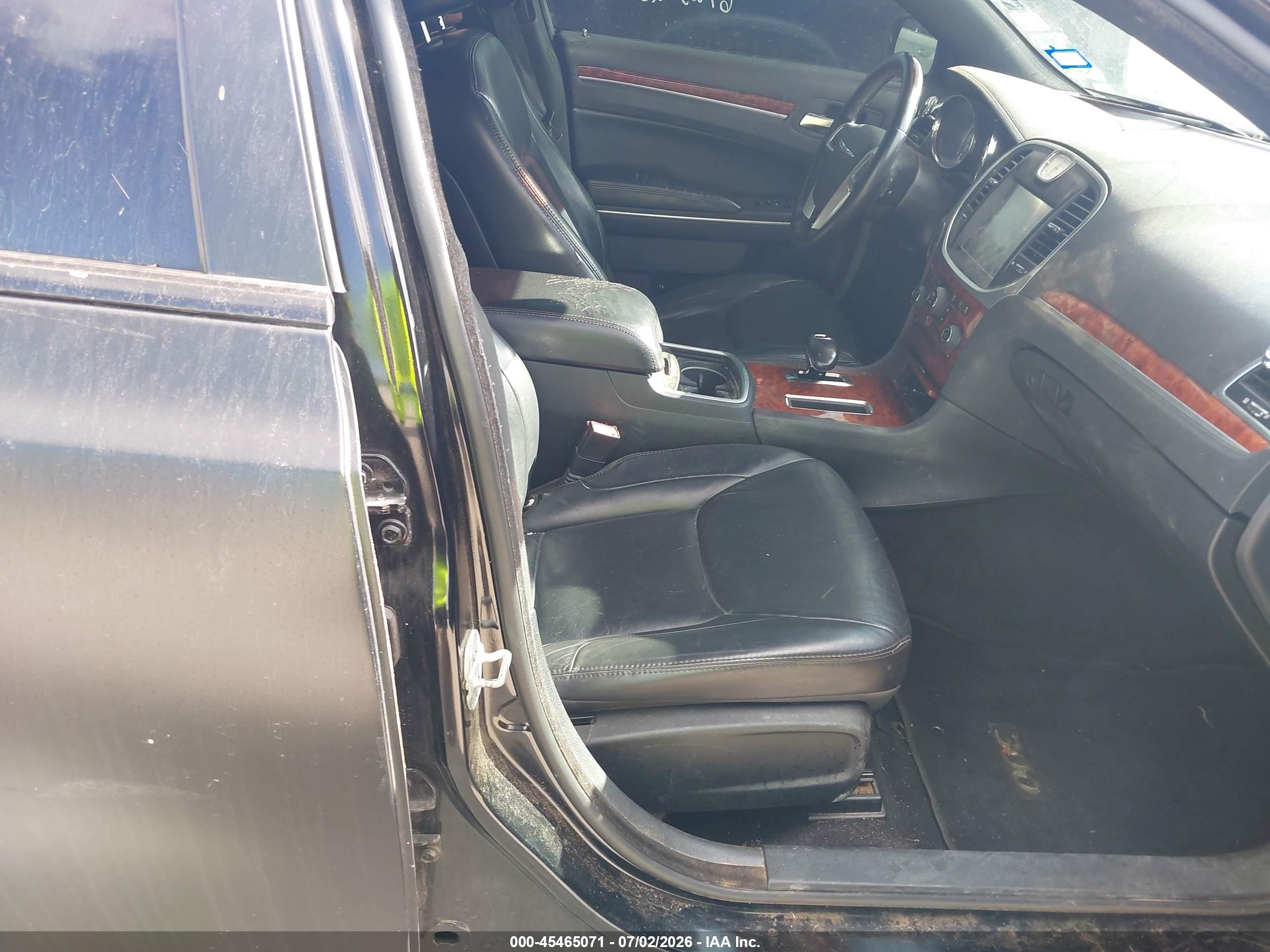 2014 Chrysler 300   Black vin: 2C3CCAAG8EH345743