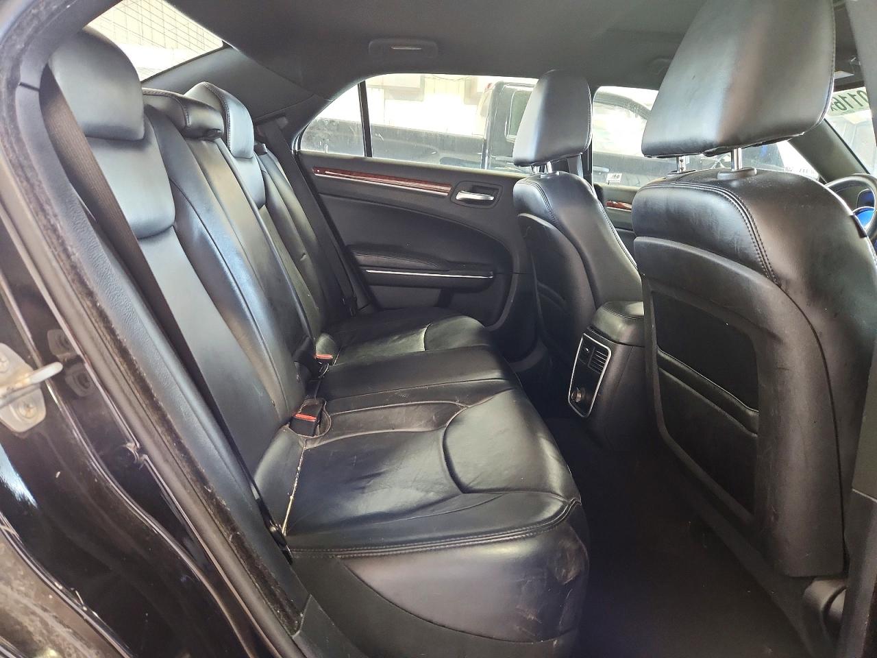 2014 Chrysler 300 Black vin: 2C3CCAAG8EH354734