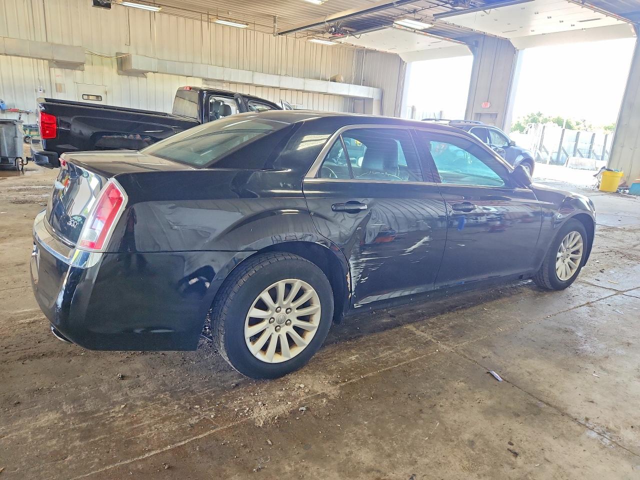 2014 Chrysler 300 Black vin: 2C3CCAAG8EH354734