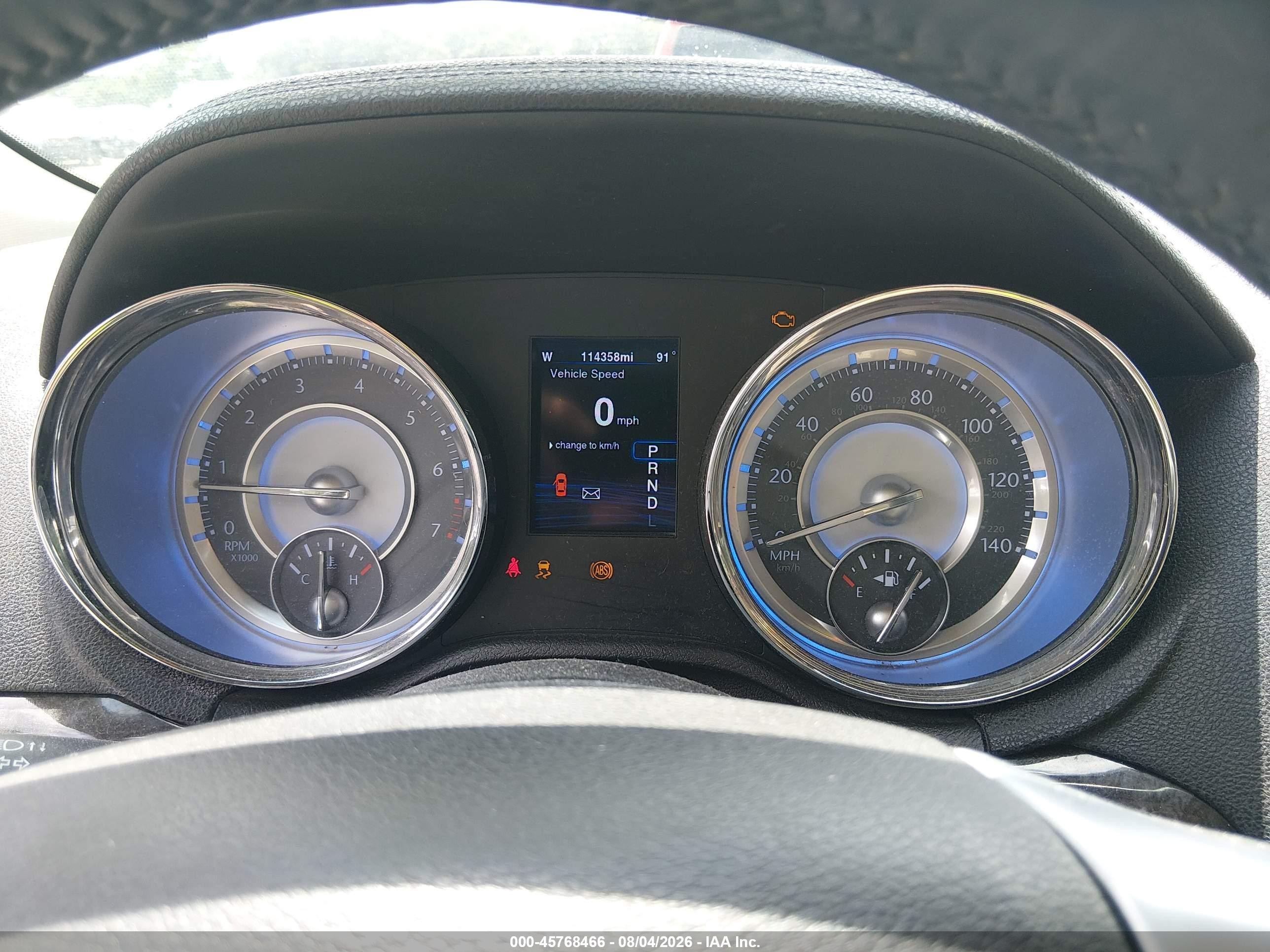 2014 Chrysler 300   White vin: 2C3CCAAG8EH354992