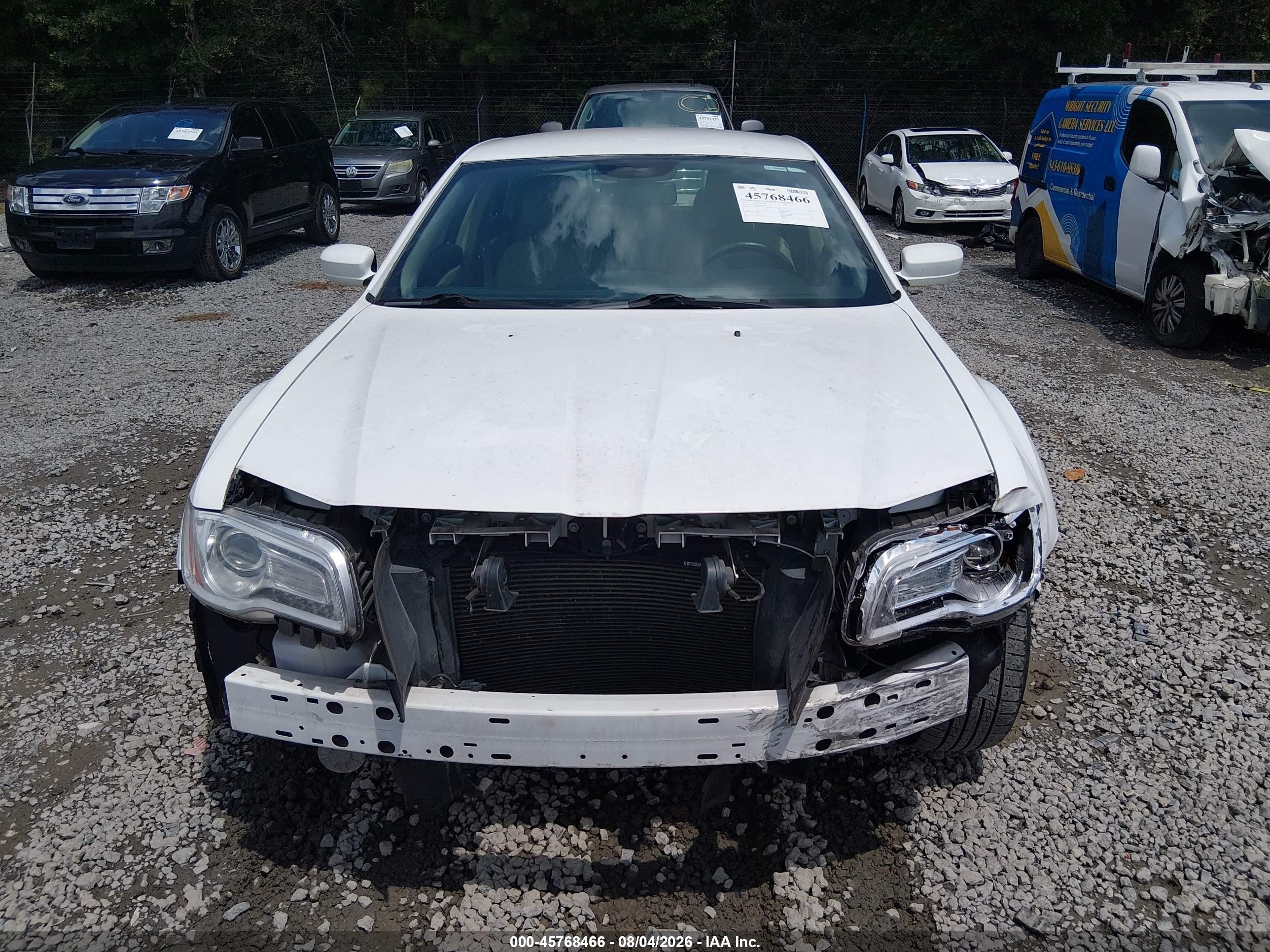 2014 Chrysler 300   White vin: 2C3CCAAG8EH354992