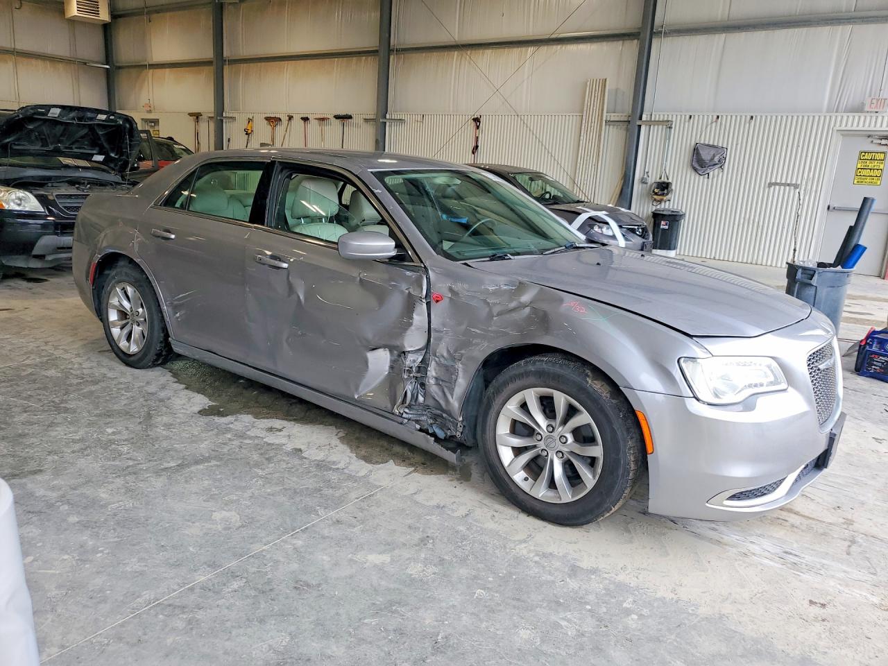 2015 Chrysler 300 Limited Silver vin: 2C3CCAAG8FH735887