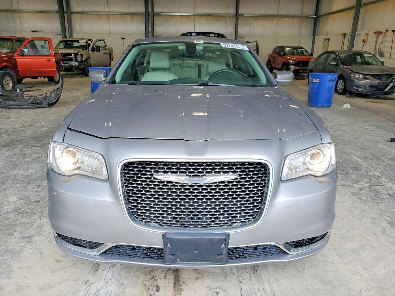 2015 Chrysler 300 Limited Silver vin: 2C3CCAAG8FH735887