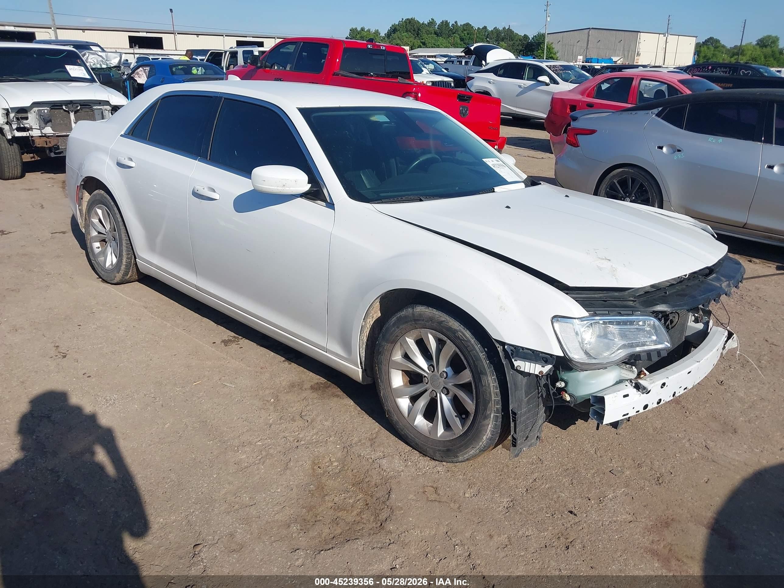 2015 Chrysler 300 Limited White vin: 2C3CCAAG8FH893842