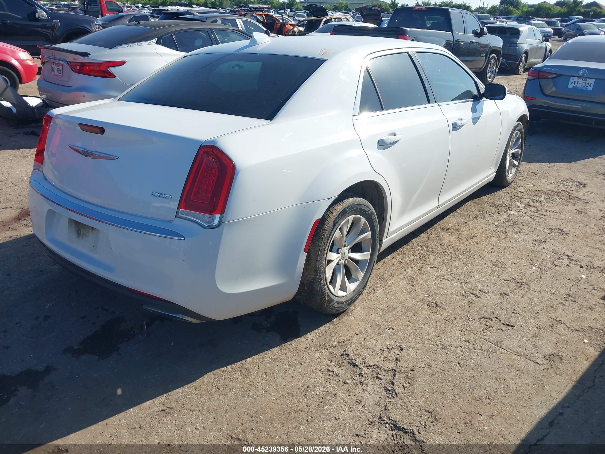 2015 Chrysler 300 Limited White vin: 2C3CCAAG8FH893842