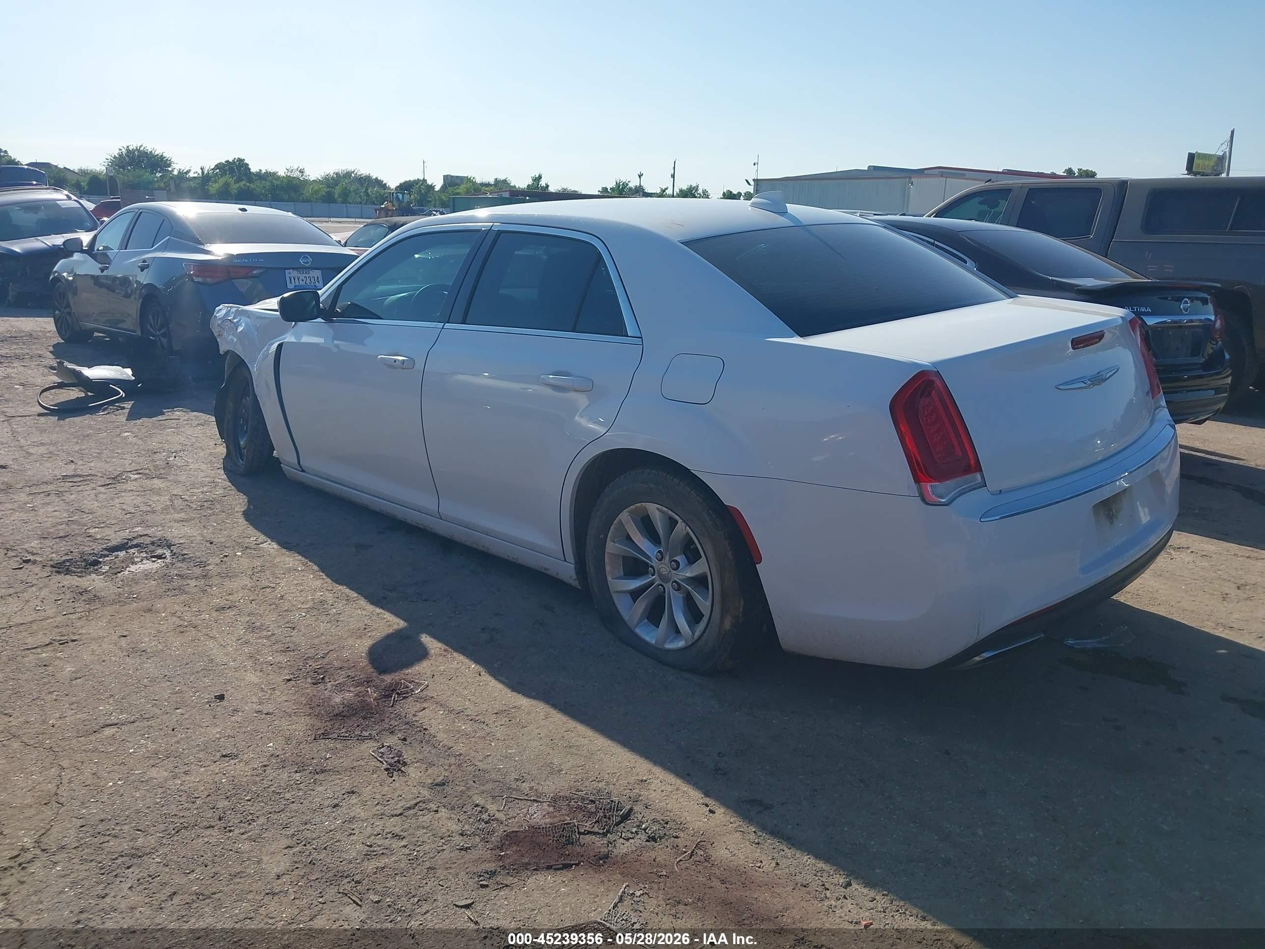 2015 Chrysler 300 Limited White vin: 2C3CCAAG8FH893842