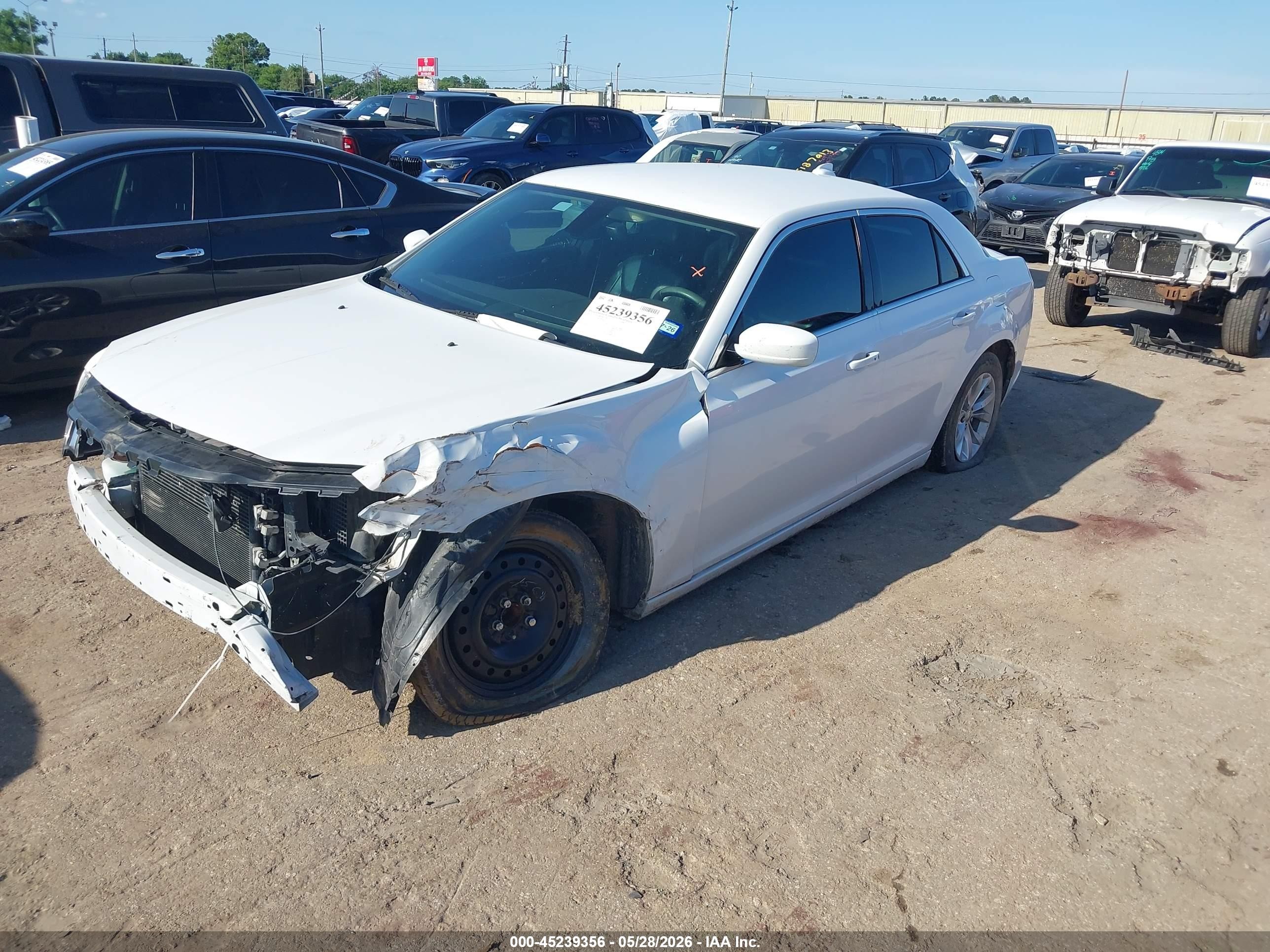 2015 Chrysler 300 Limited White vin: 2C3CCAAG8FH893842
