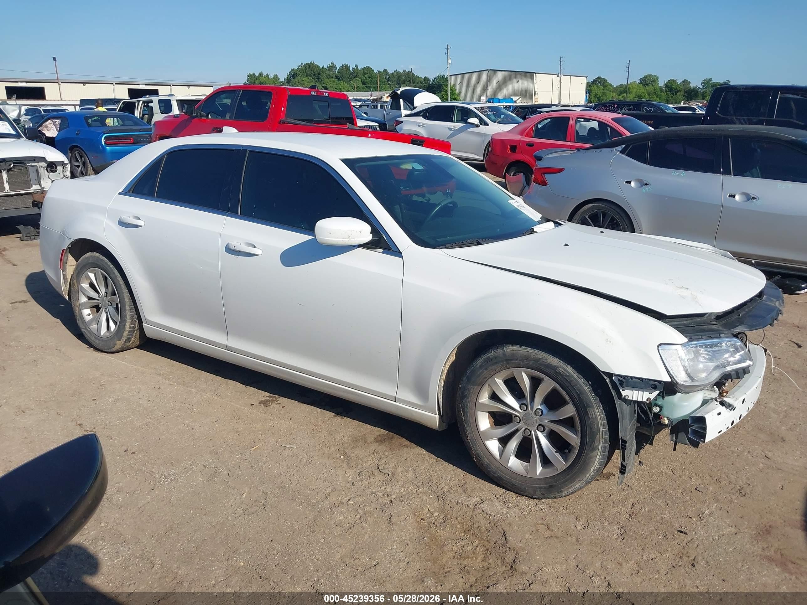 2015 Chrysler 300 Limited White vin: 2C3CCAAG8FH893842