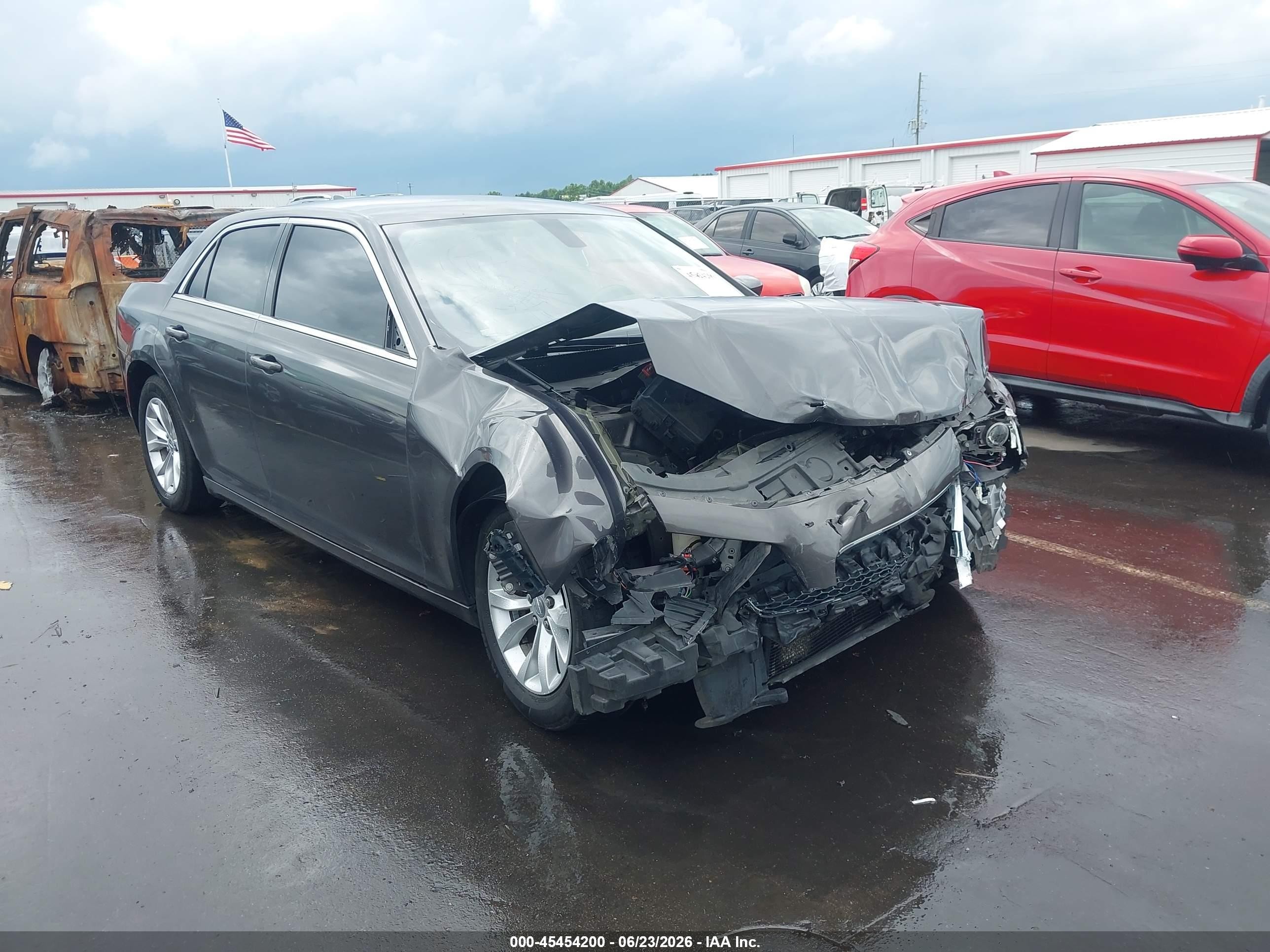 2015 Chrysler 300 Limited Gray vin: 2C3CCAAG8FH920490