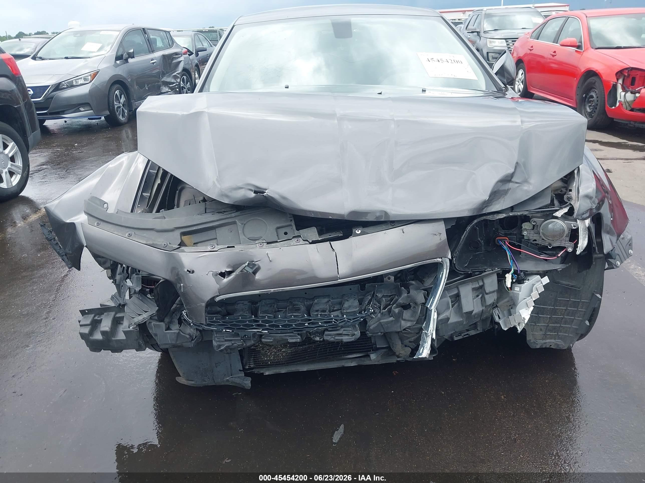 2015 Chrysler 300 Limited Gray vin: 2C3CCAAG8FH920490