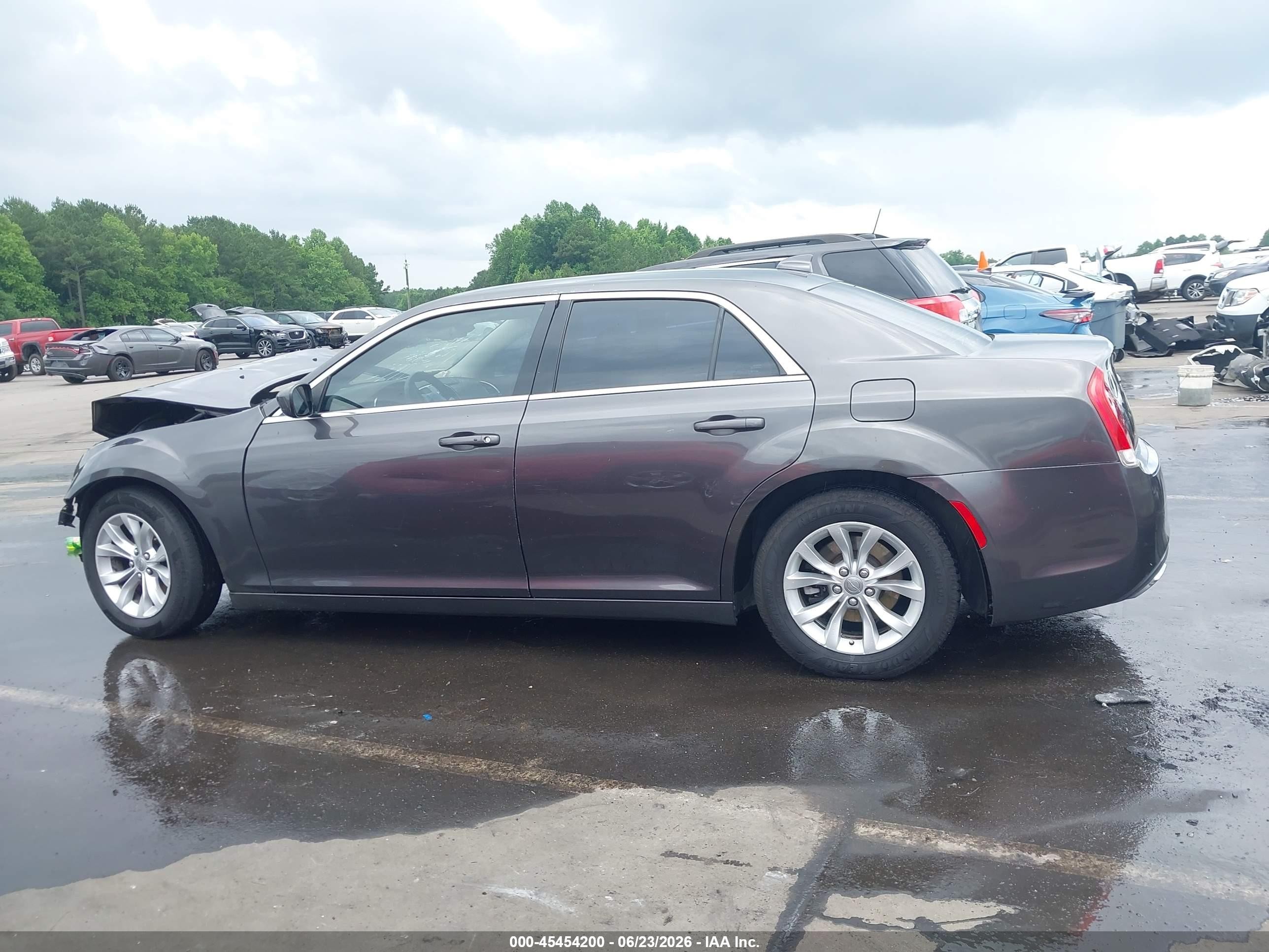 2015 Chrysler 300 Limited Gray vin: 2C3CCAAG8FH920490