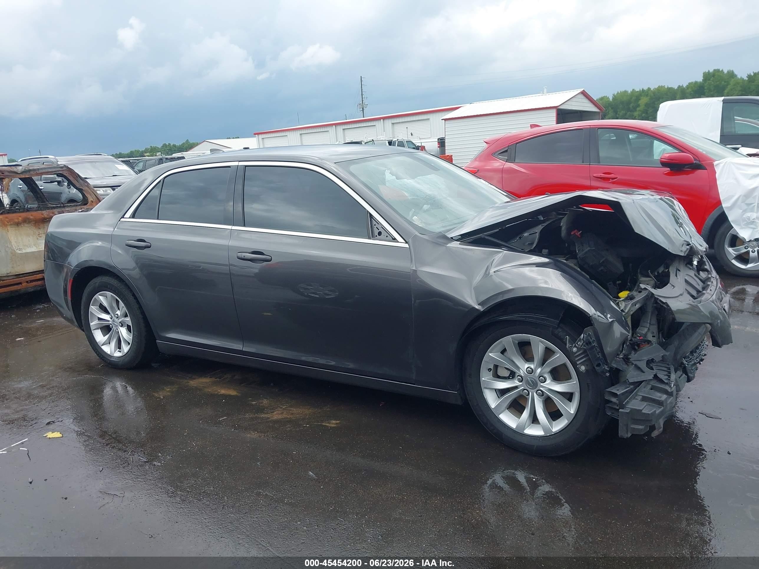 2015 Chrysler 300 Limited Gray vin: 2C3CCAAG8FH920490