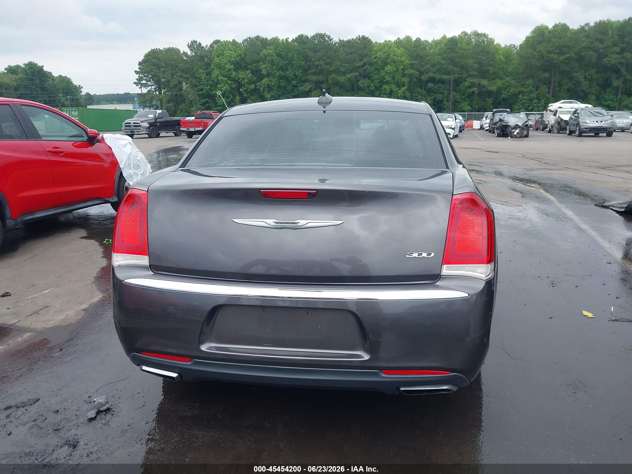2015 Chrysler 300 Limited Gray vin: 2C3CCAAG8FH920490