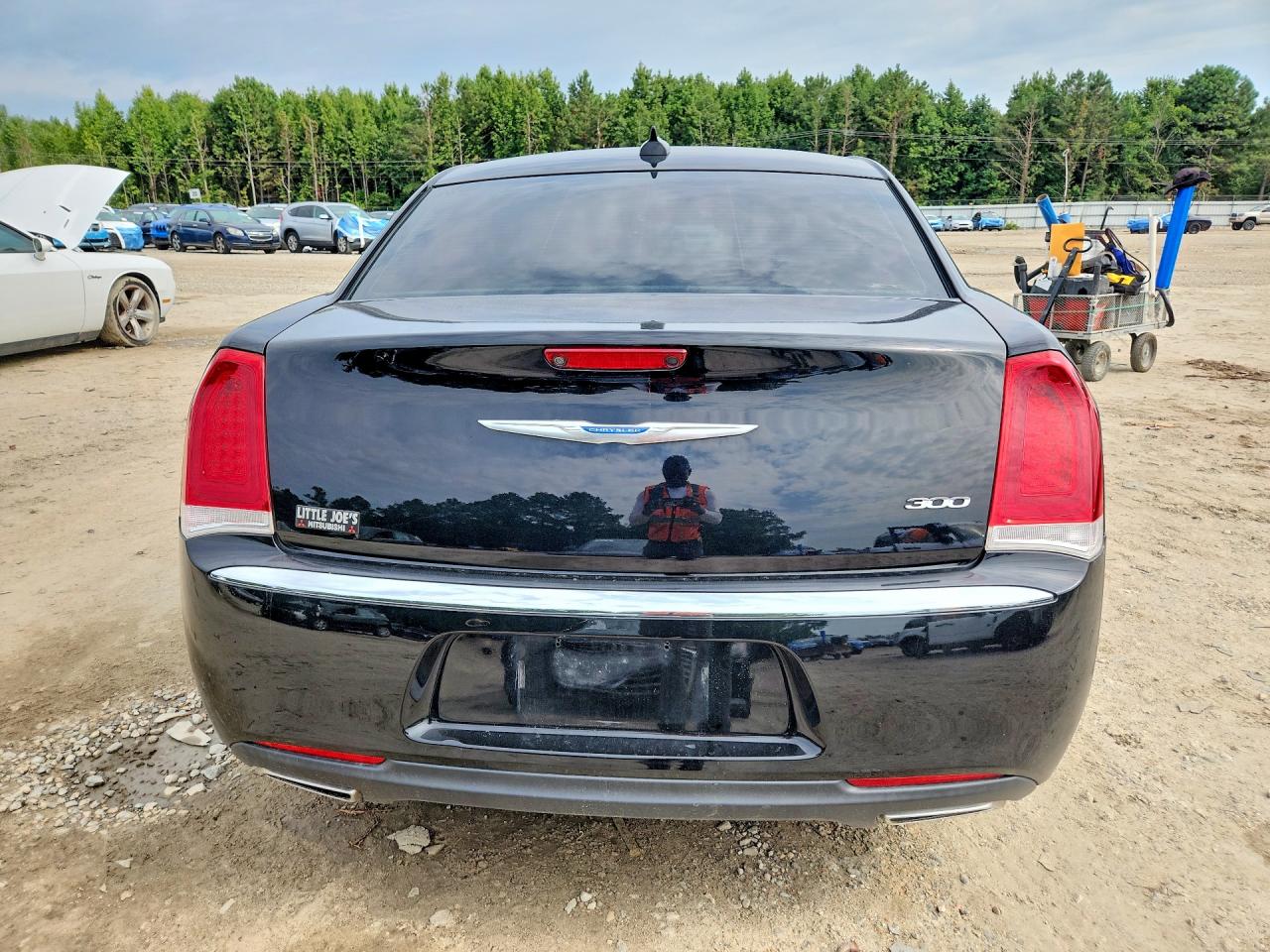 2020 Chrysler 300 Touring Black vin: 2C3CCAAG8LH202935