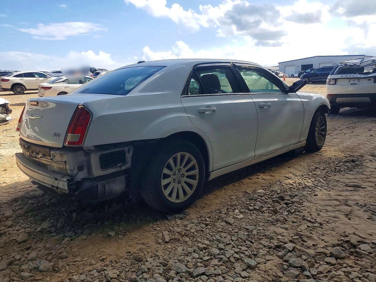 2013 Chrysler 300 Белый vin: 2C3CCAAG9DH534027