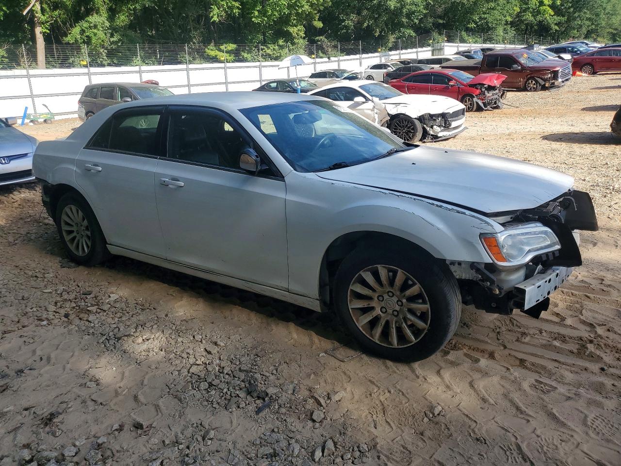 2013 Chrysler 300 Белый vin: 2C3CCAAG9DH534027
