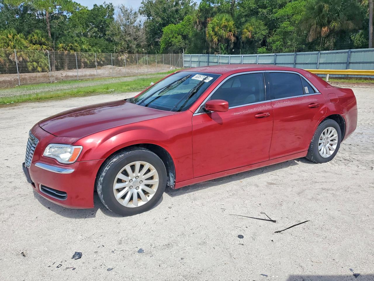 2013 Chrysler 300 Red vin: 2C3CCAAG9DH561468