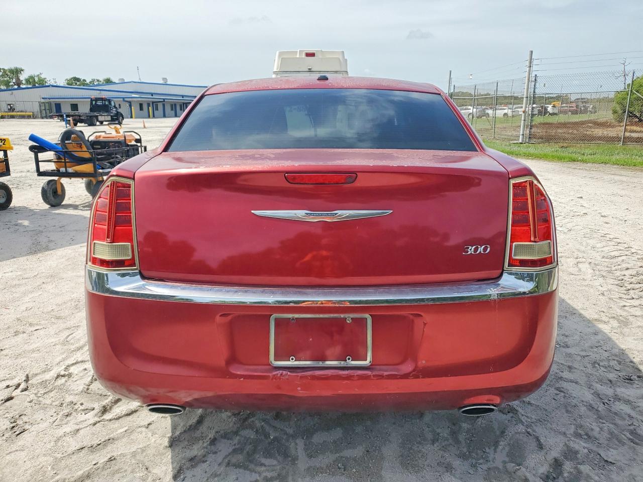 2013 Chrysler 300 Red vin: 2C3CCAAG9DH561468
