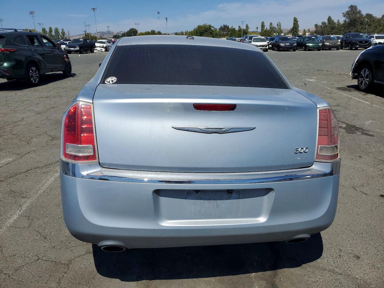 2013 Chrysler 300 Серебряный vin: 2C3CCAAG9DH599363