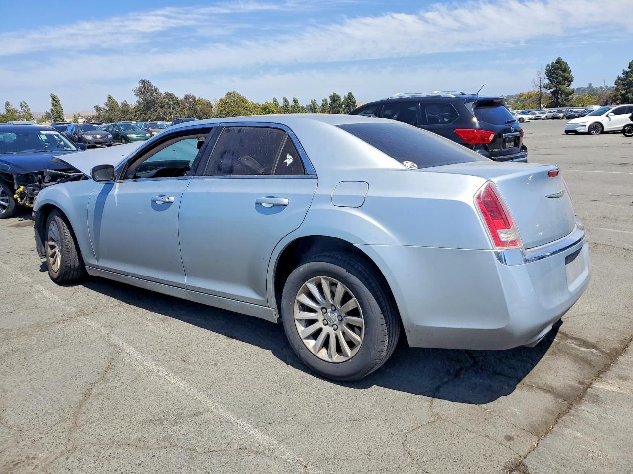 2013 Chrysler 300 Серебряный vin: 2C3CCAAG9DH599363