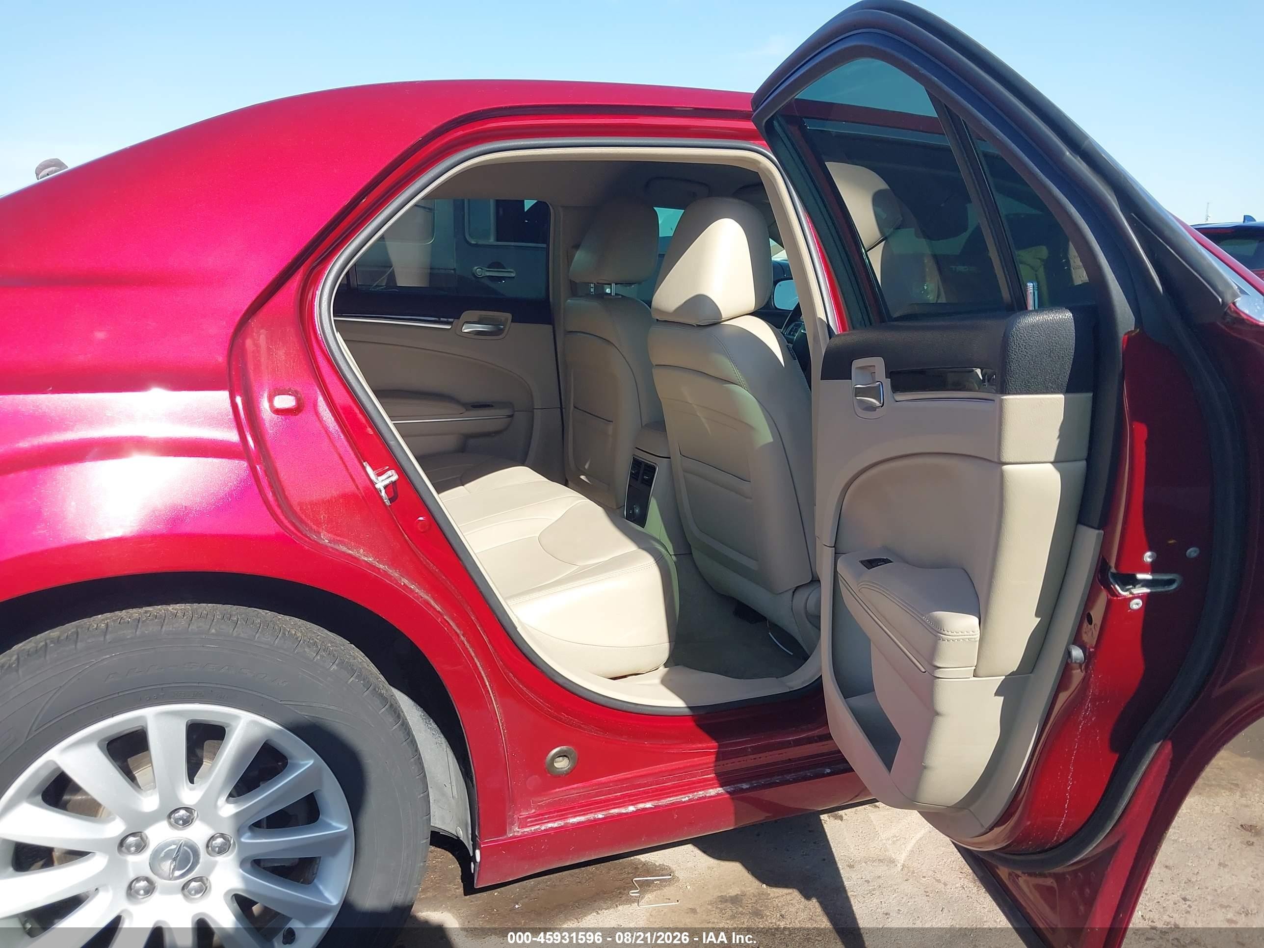 2013 Chrysler 300 Motown Red vin: 2C3CCAAG9DH647816