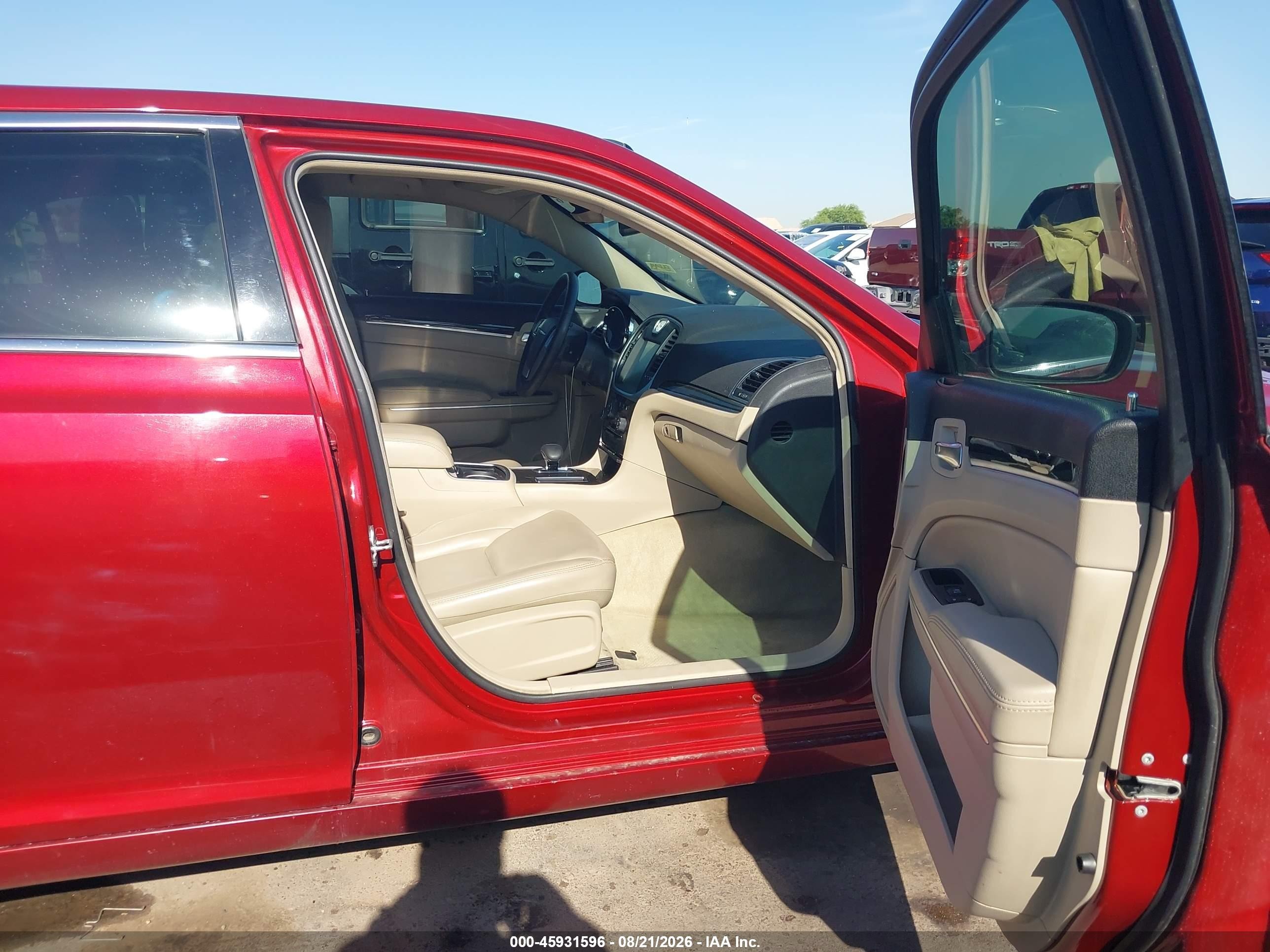 2013 Chrysler 300 Motown Red vin: 2C3CCAAG9DH647816